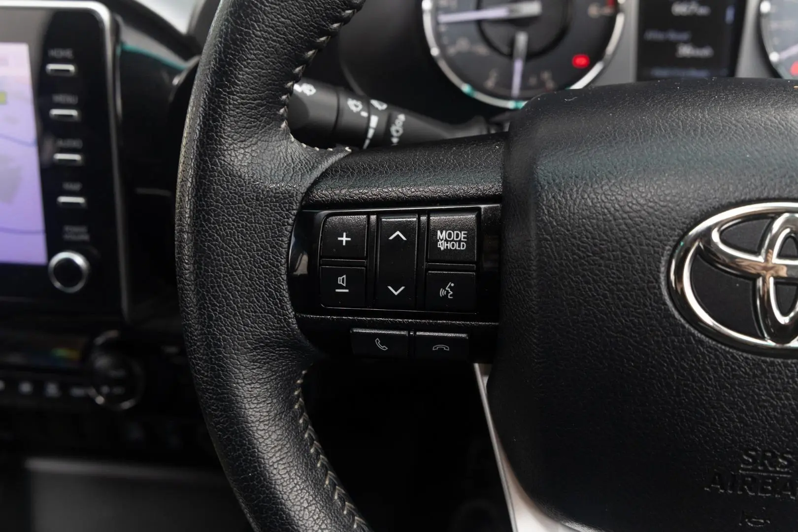 2022 Toyota Hilux Gallery Image 11