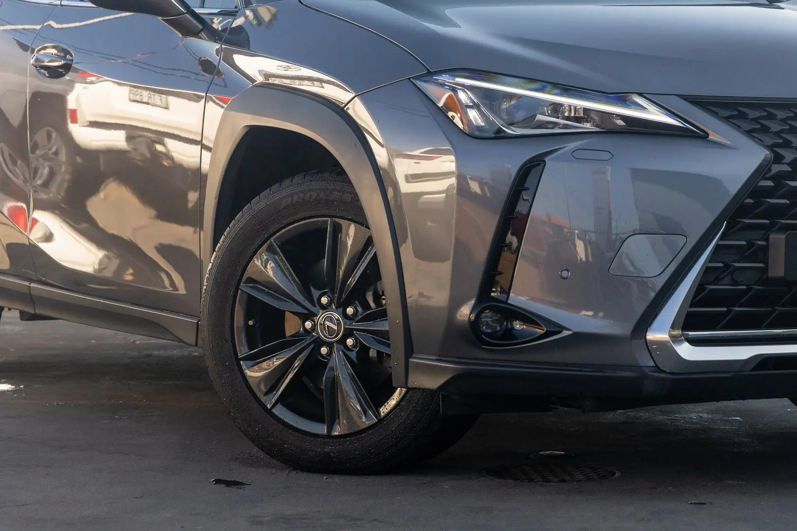 2020 Lexus UX Gallery Image 6