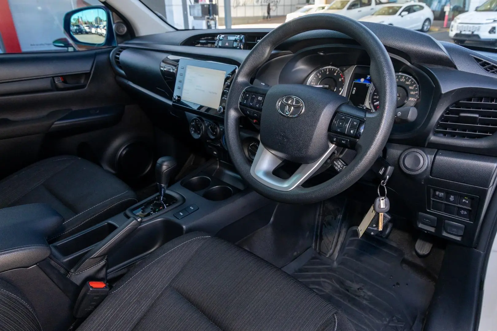 2025 Toyota Hilux Gallery Image 7