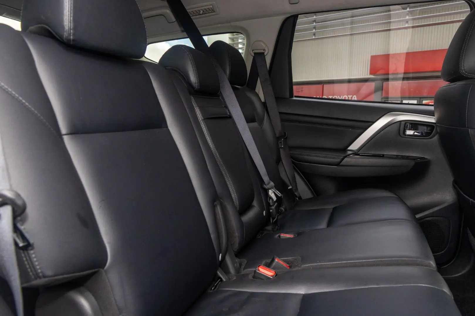 2022 Mitsubishi Pajero Sport Gallery Image 9