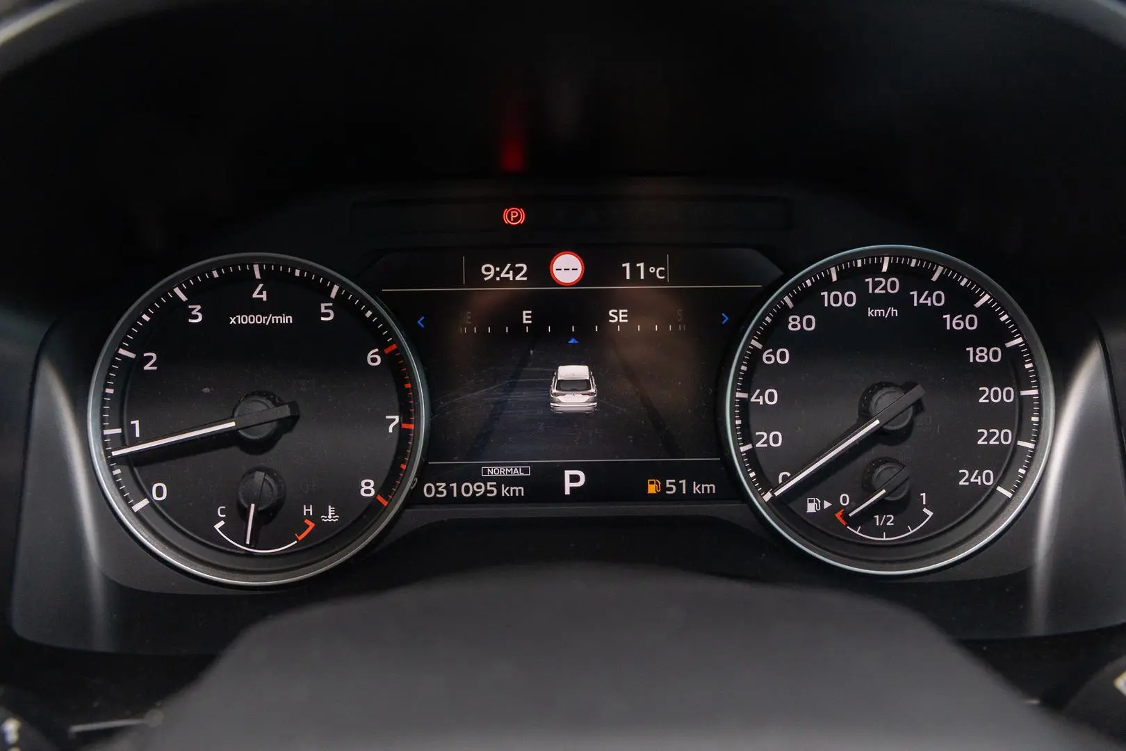 2024 Mitsubishi Outlander Gallery Image 13
