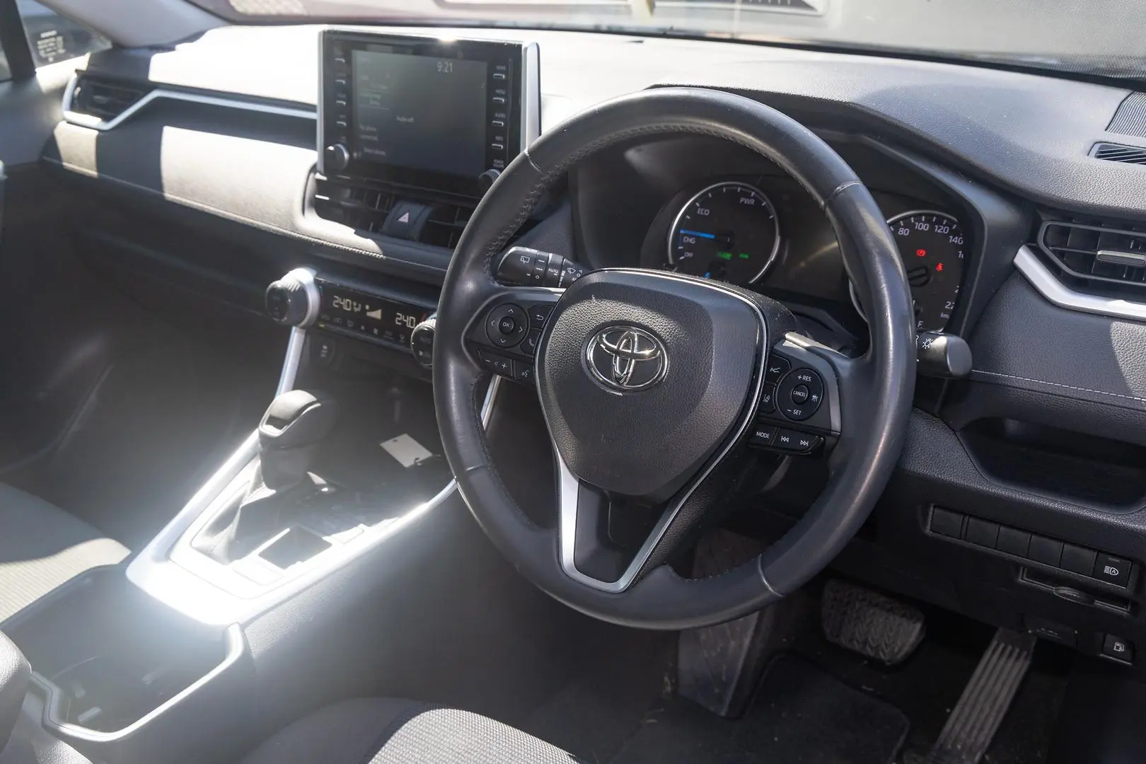2022 Toyota RAV4 Gallery Image 7