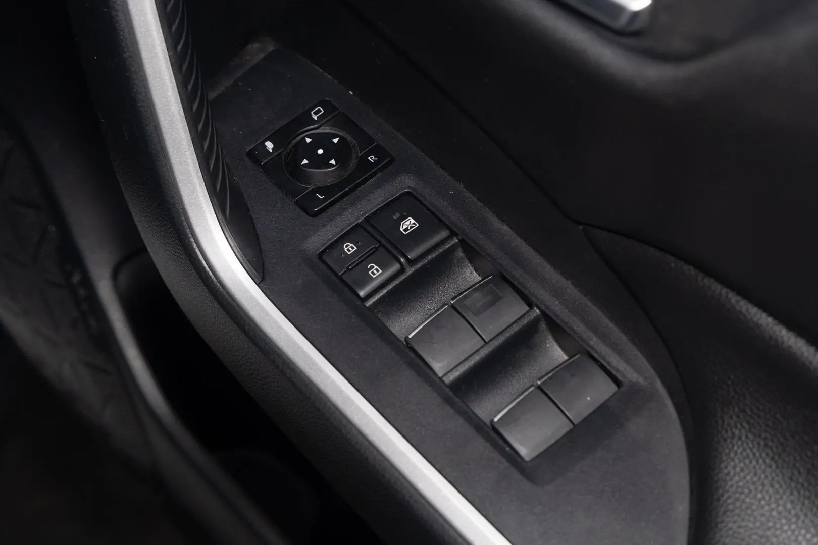 2024 Toyota RAV4 Gallery Image 18