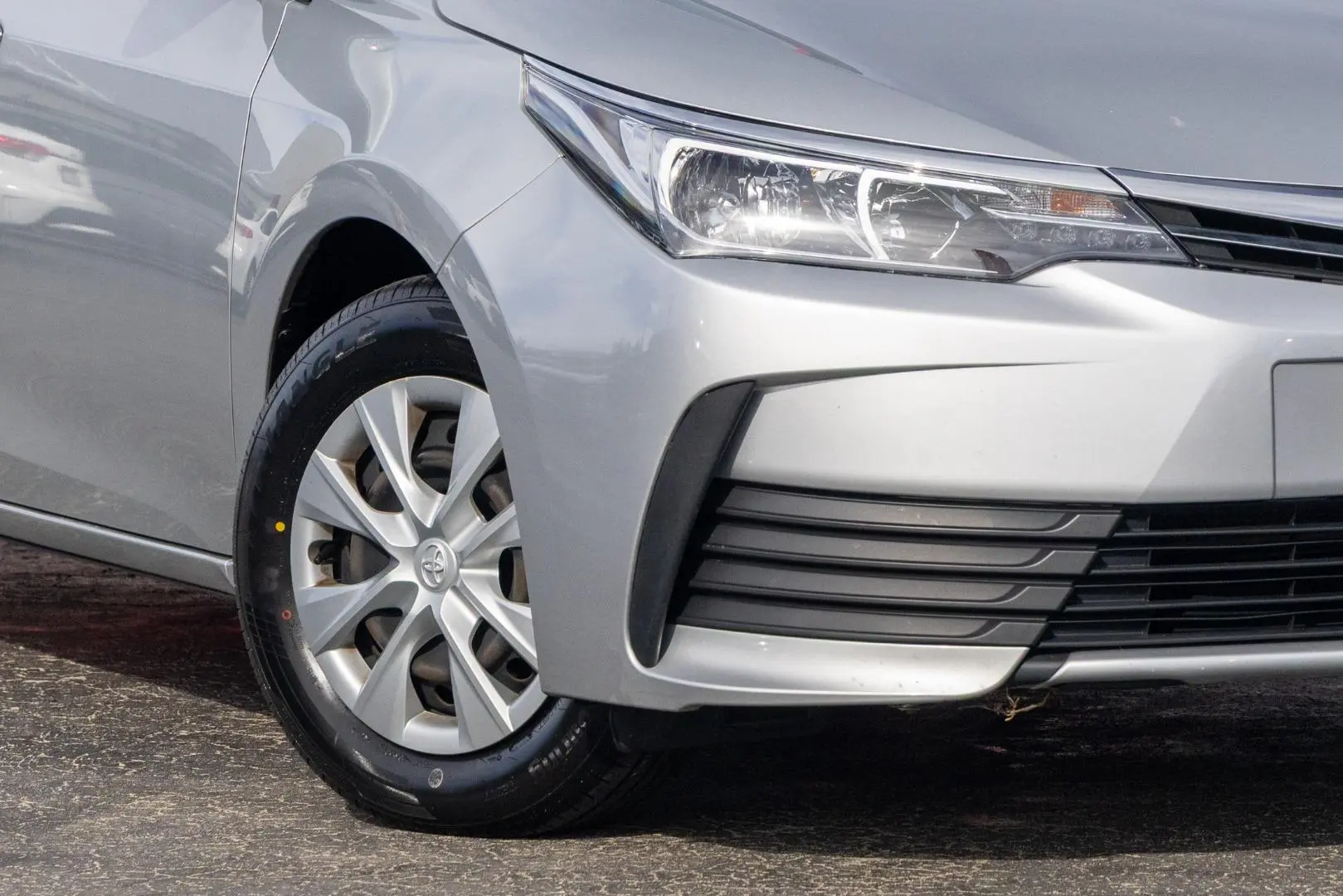 2018 Toyota Corolla Gallery Image 6