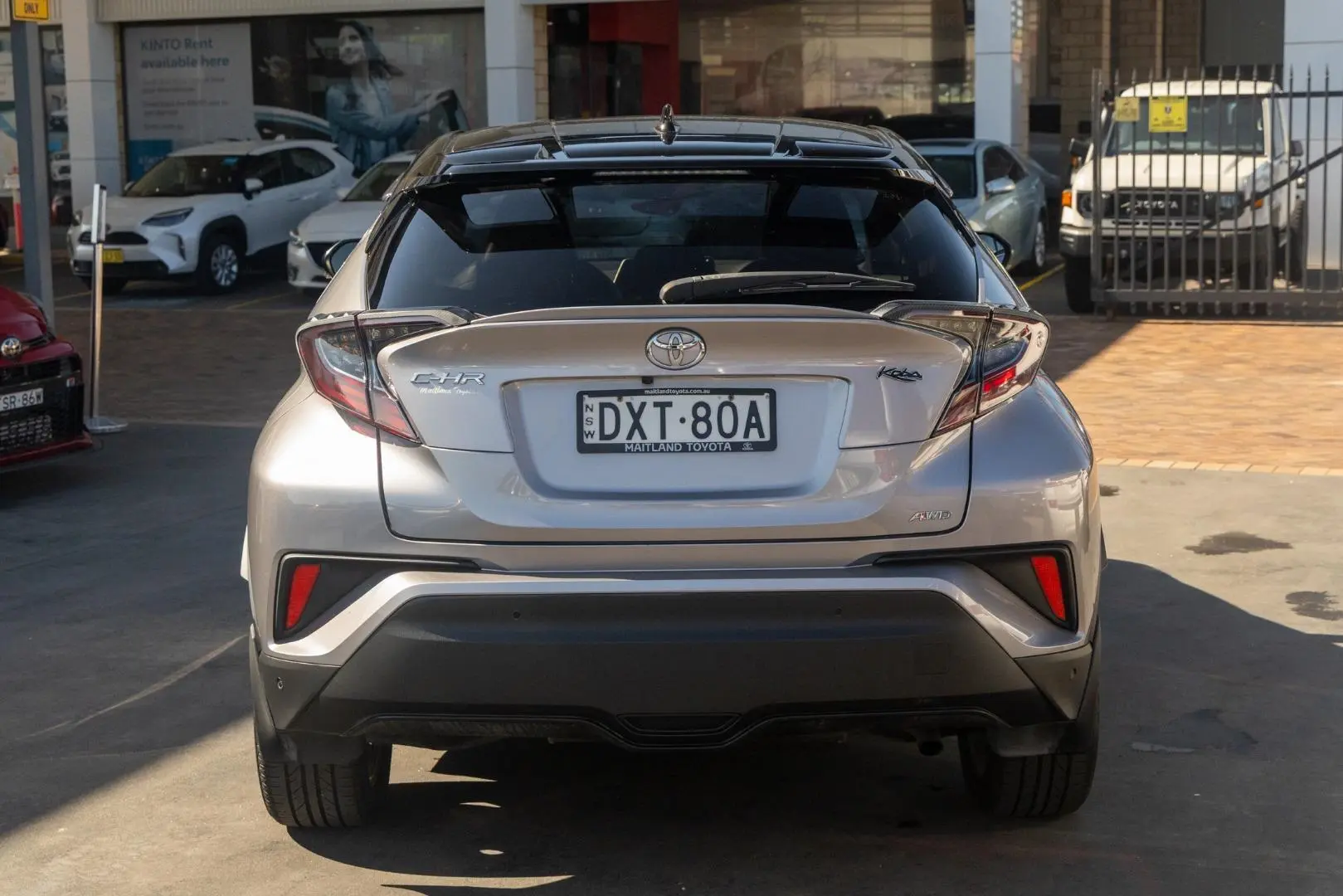2018 Toyota C-HR Gallery Image 5