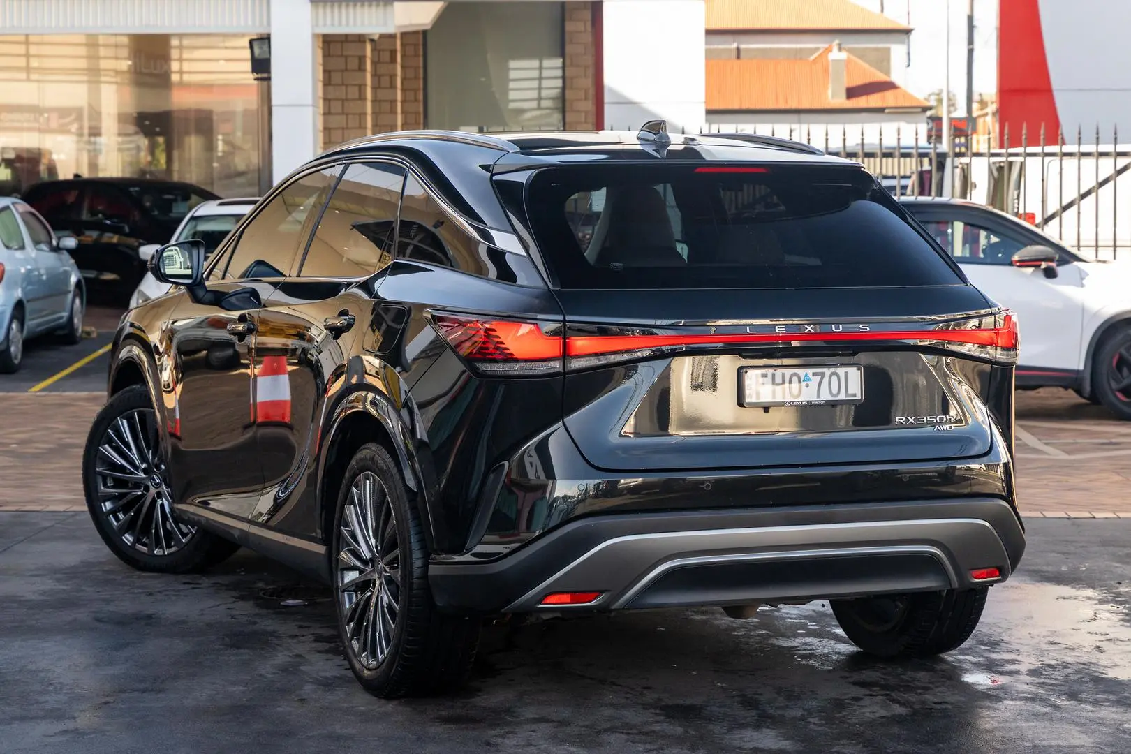2024 Lexus RX Gallery Image 2