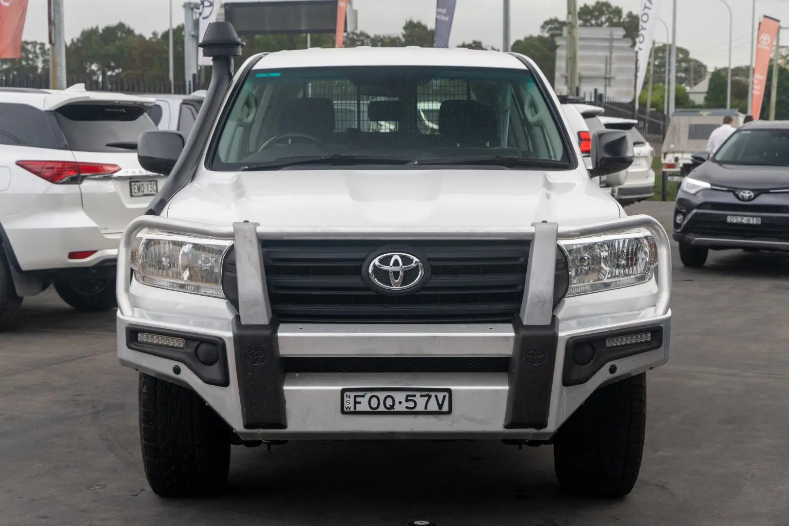 2017 Toyota Landcruiser Gallery Image 4
