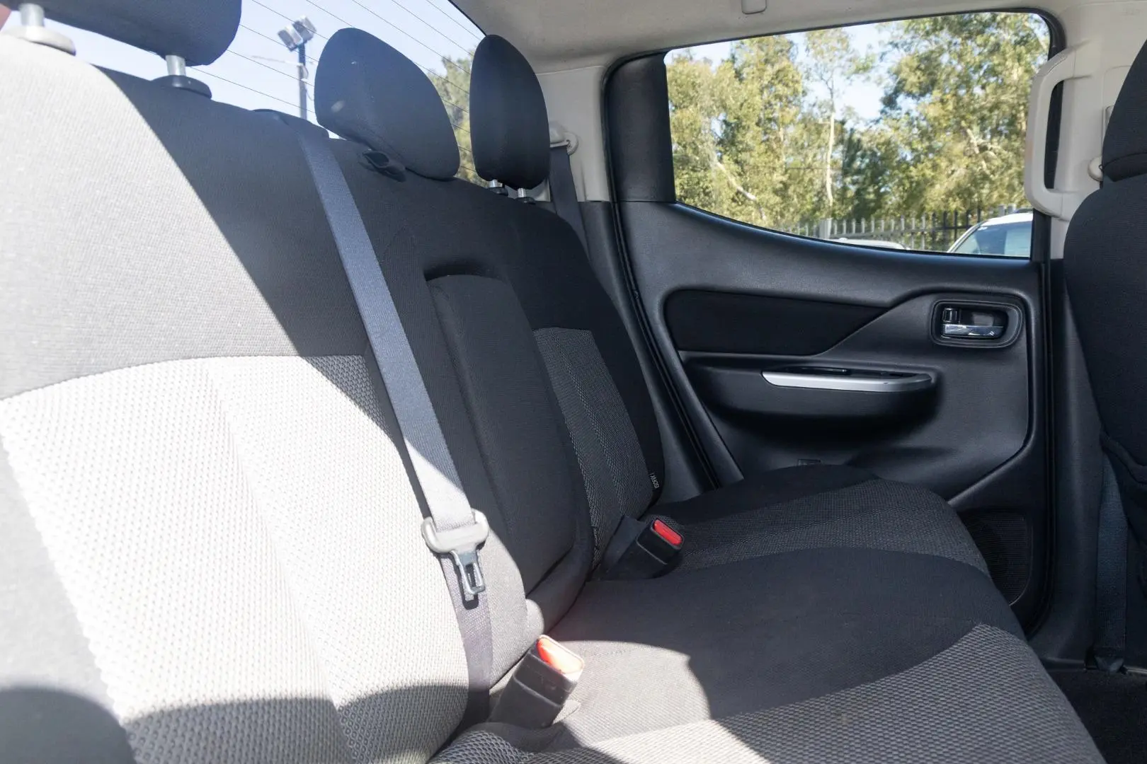 2019 Mitsubishi Triton Gallery Image 9