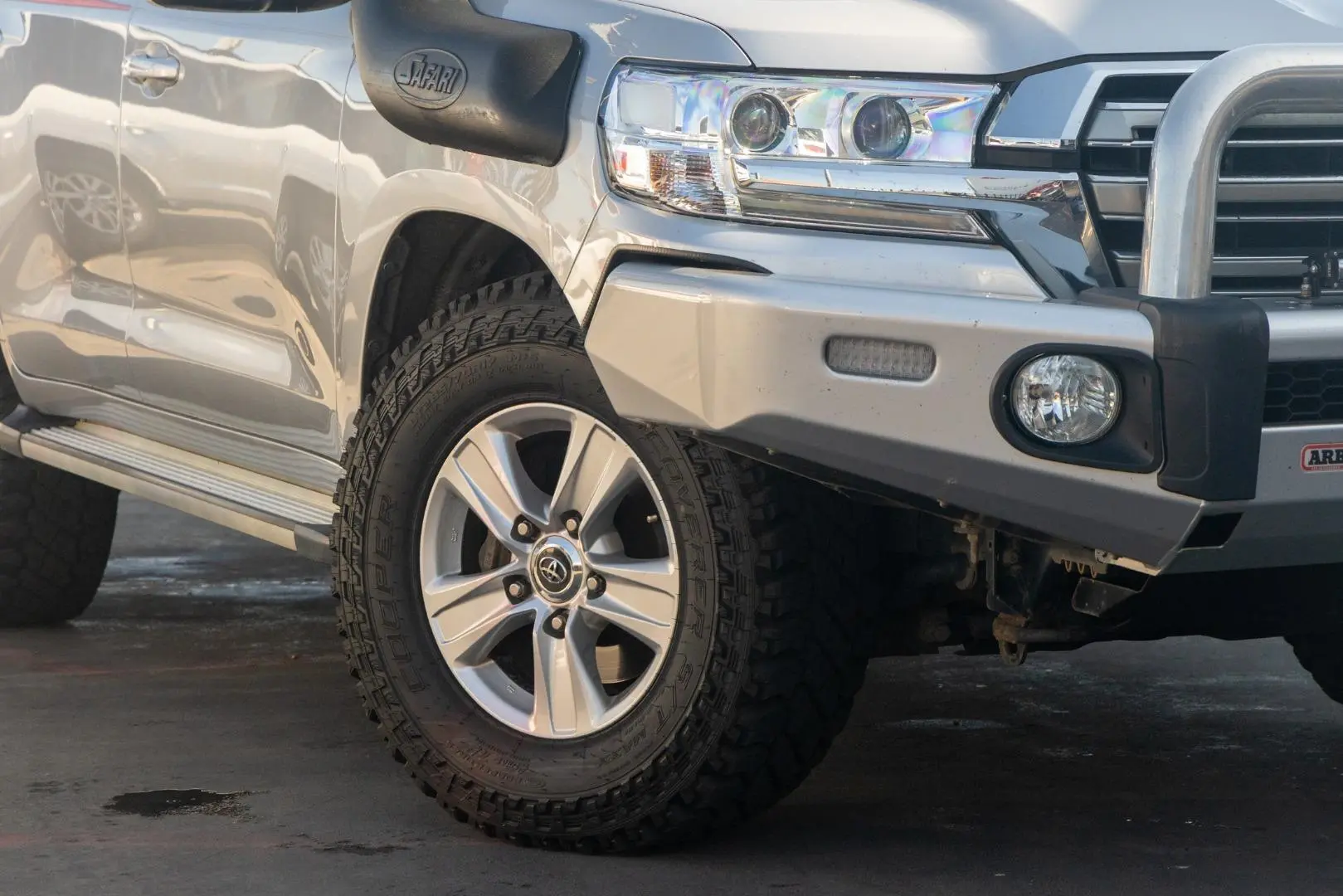 2017 Toyota Landcruiser Gallery Image 6
