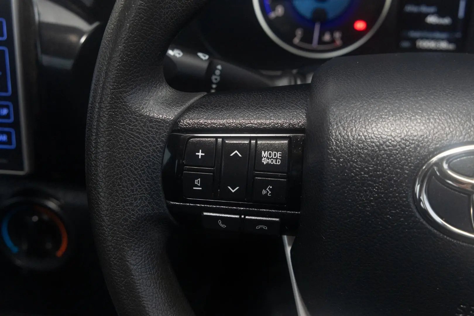 2019 Toyota Hilux Gallery Image 11