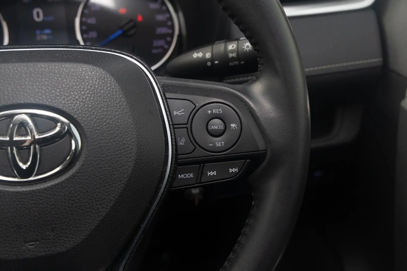 2020 Toyota RAV4 Gallery Image 12