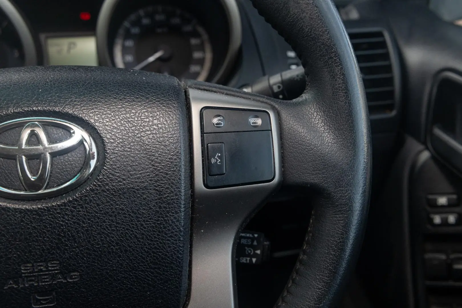 2010 Toyota Landcruiser Prado Gallery Image 12