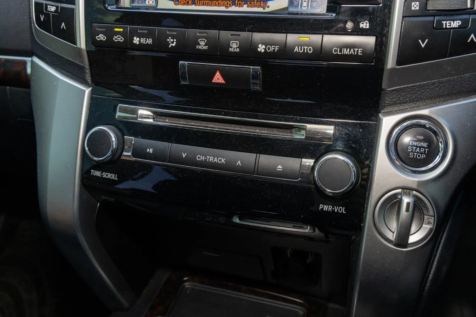 2015 Toyota Landcruiser Gallery Image 16
