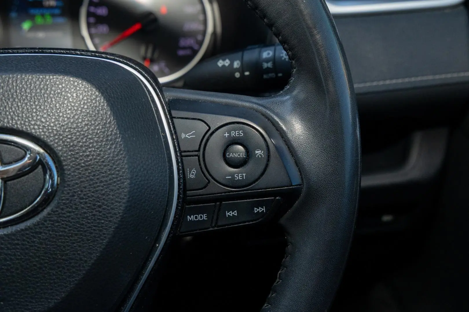 2020 Toyota RAV4 Gallery Image 11