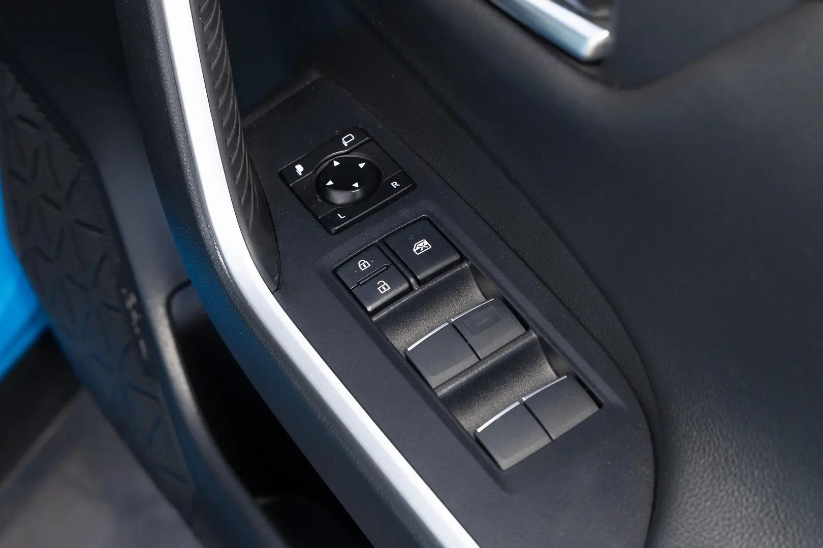 2019 Toyota RAV4 Gallery Image 18