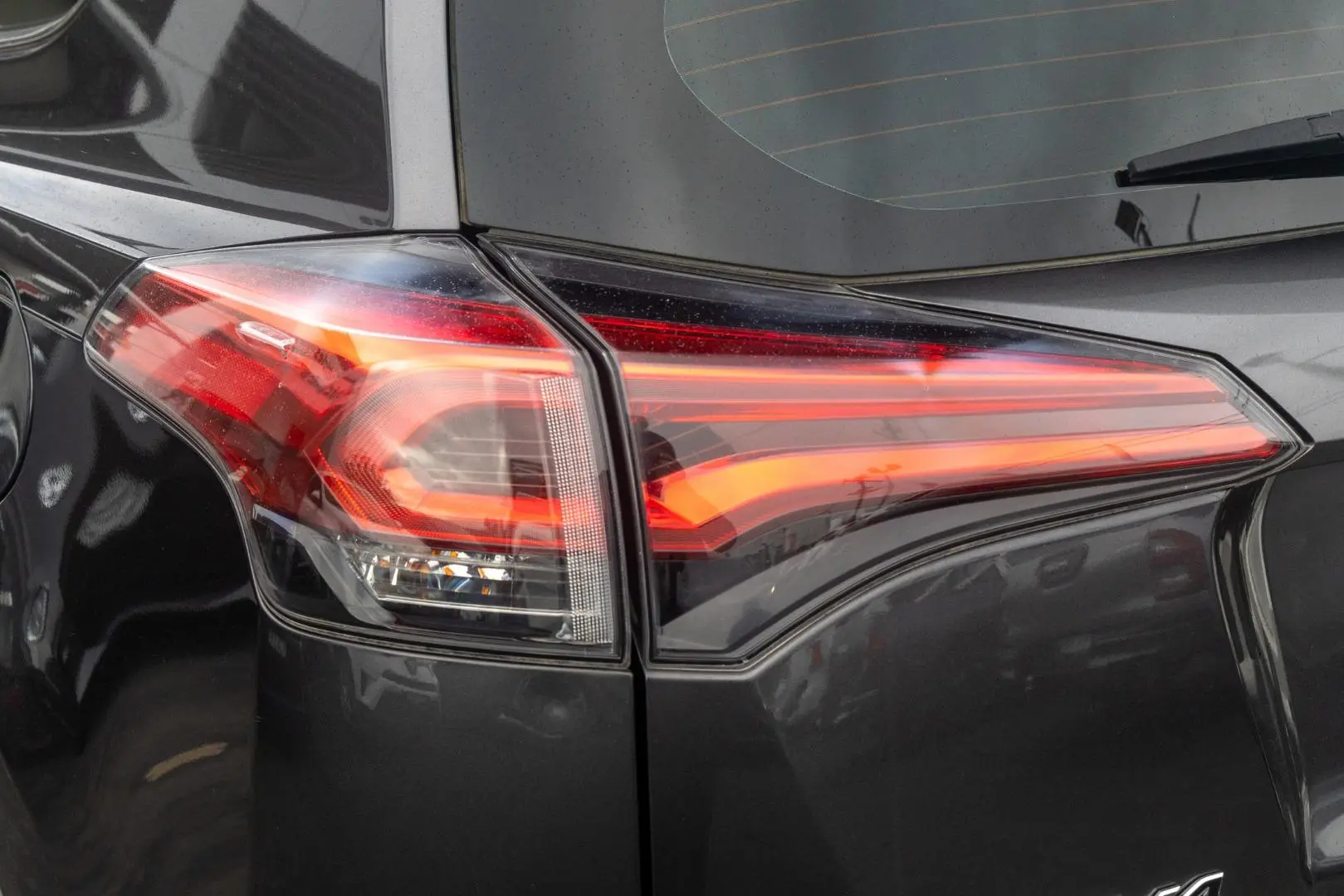 2017 Toyota RAV4 Gallery Image 19