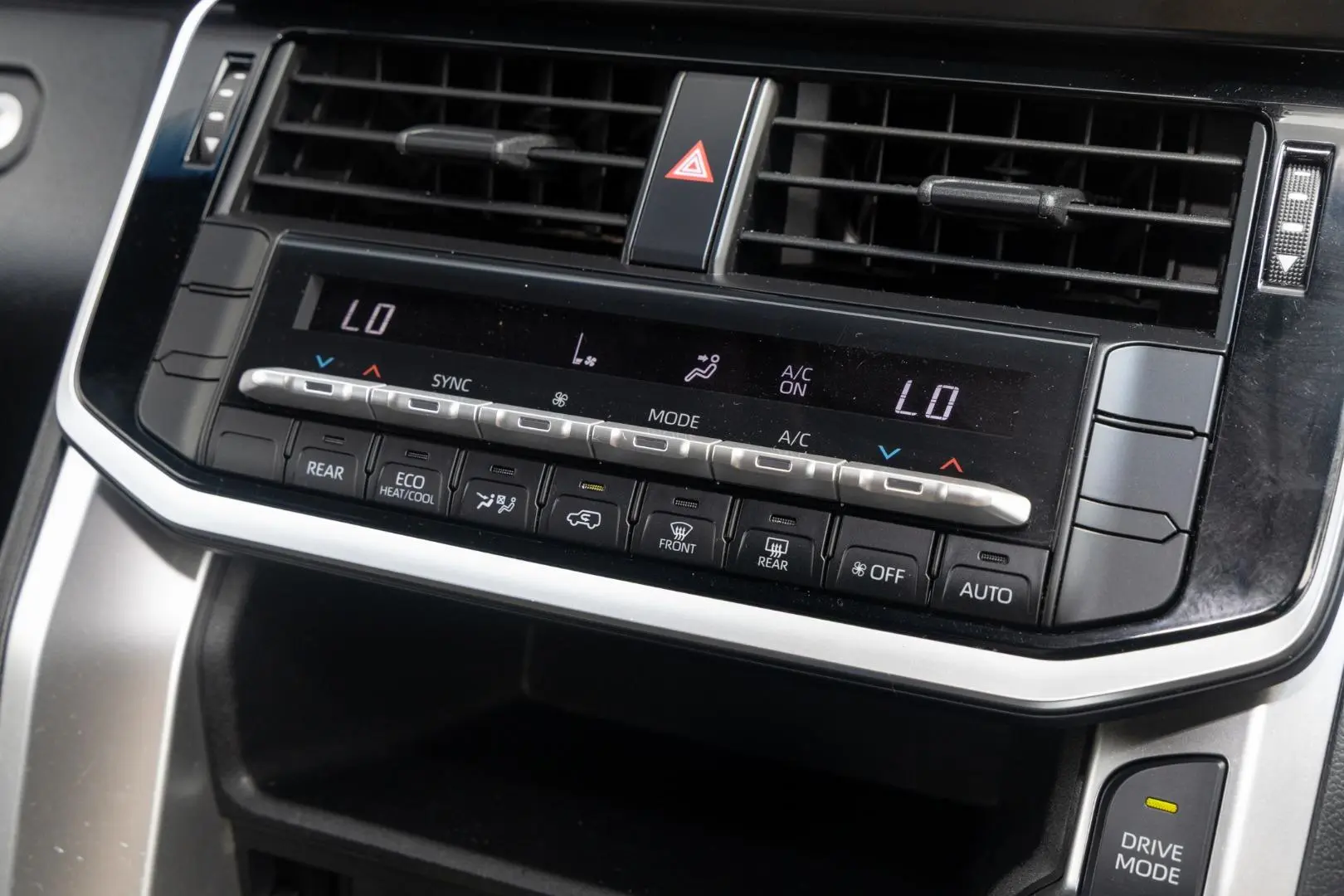 2022 Toyota Landcruiser Gallery Image 16