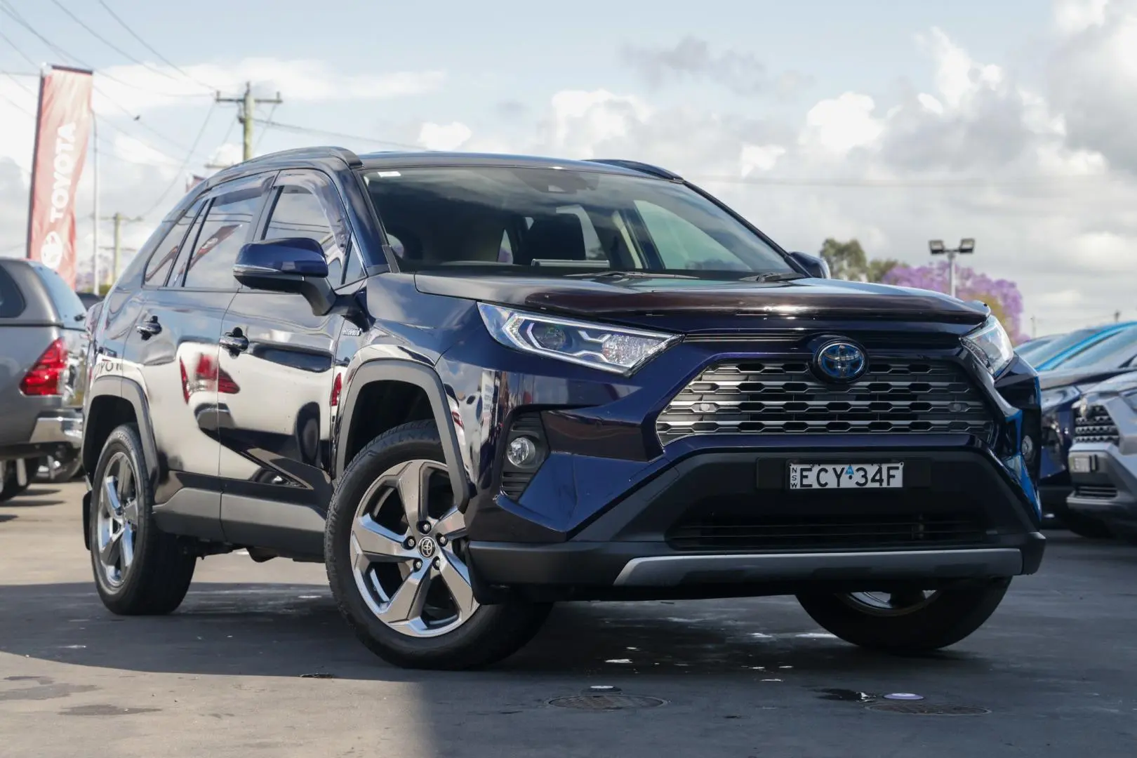 2019 Toyota RAV4 Image 1