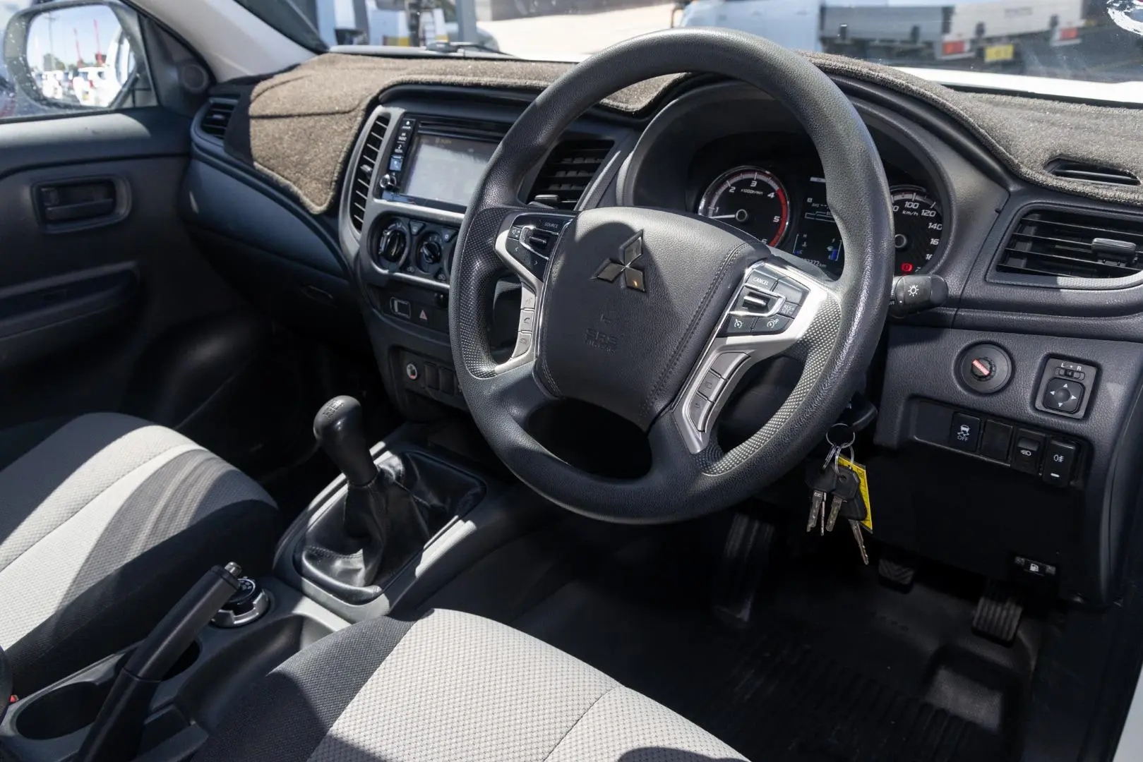 2019 Mitsubishi Triton Gallery Image 7