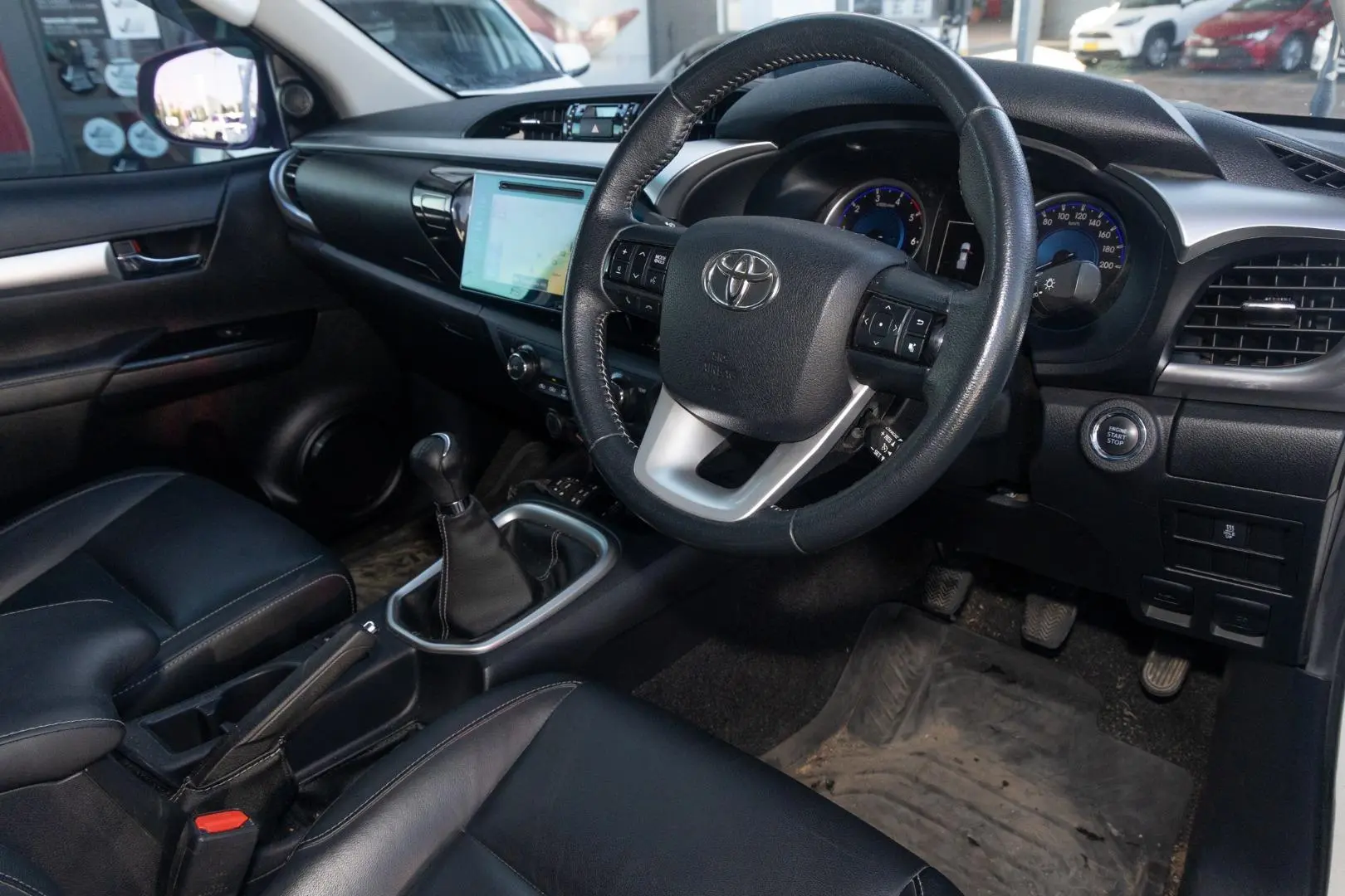 2017 Toyota Hilux Gallery Image 7