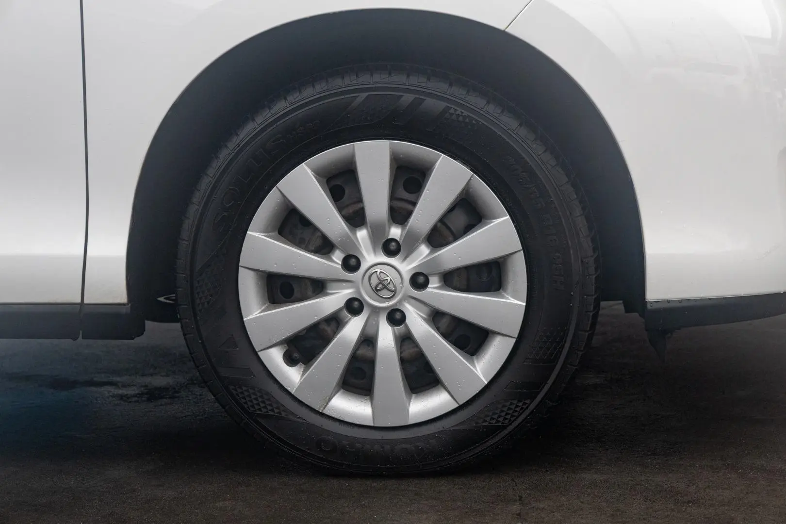 2018 Toyota Tarago Gallery Image 23