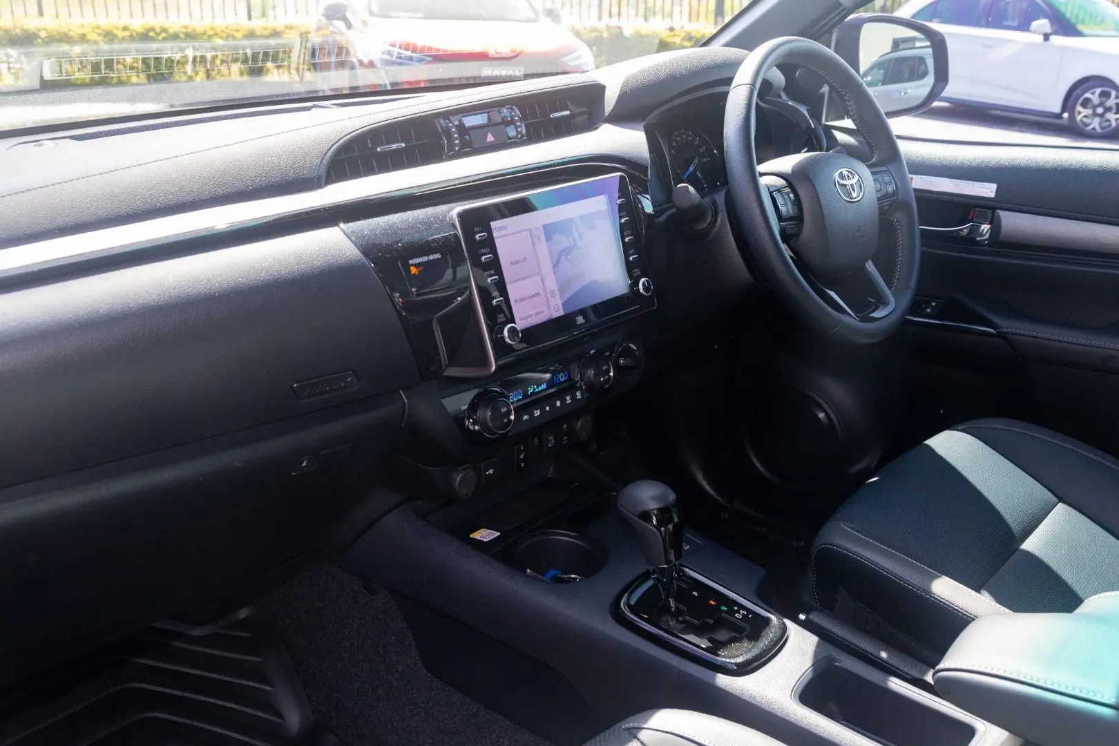 2024 Toyota Hilux Gallery Image 8