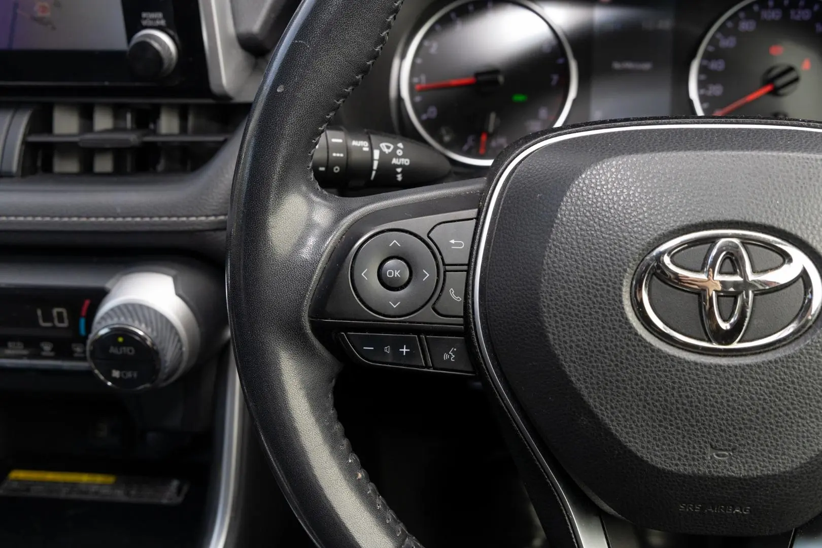 2019 Toyota RAV4 Gallery Image 11