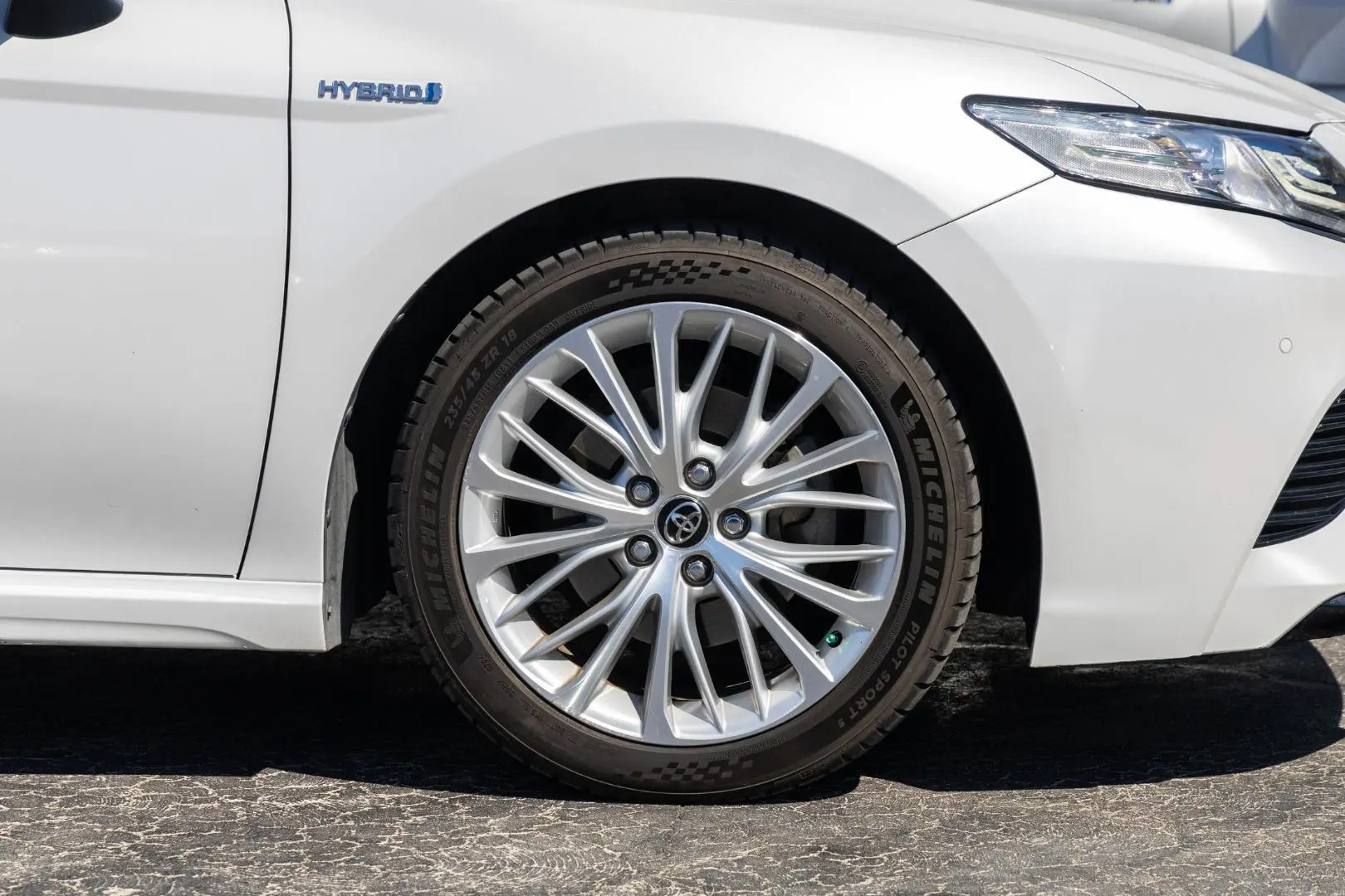 2018 Toyota Camry Gallery Image 22