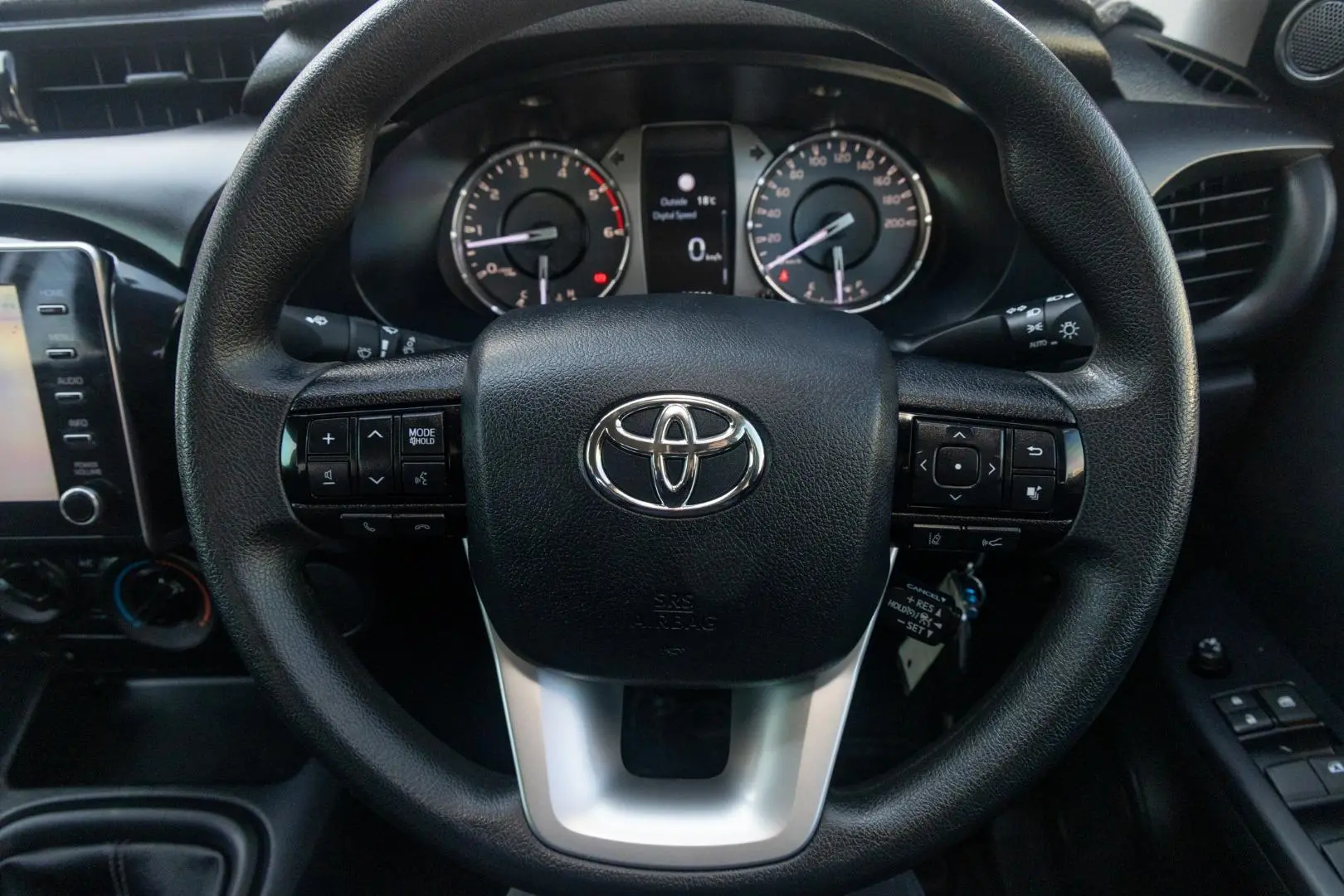 2022 Toyota Hilux Gallery Image 10