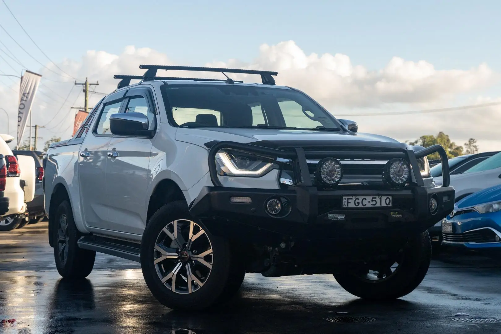 2023 Isuzu D-MAX Gallery Image 1