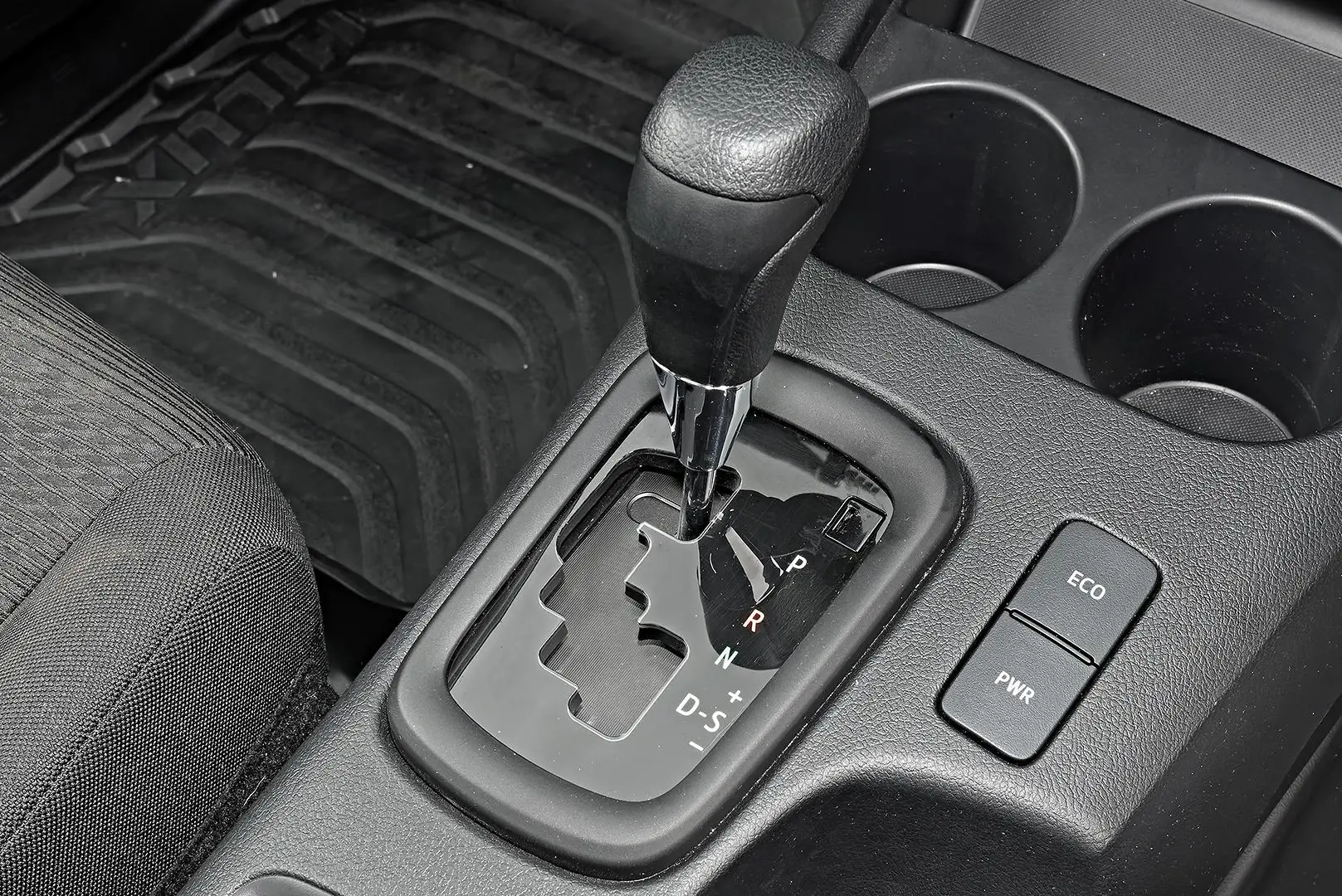 2025 Toyota Hilux Gallery Image 12