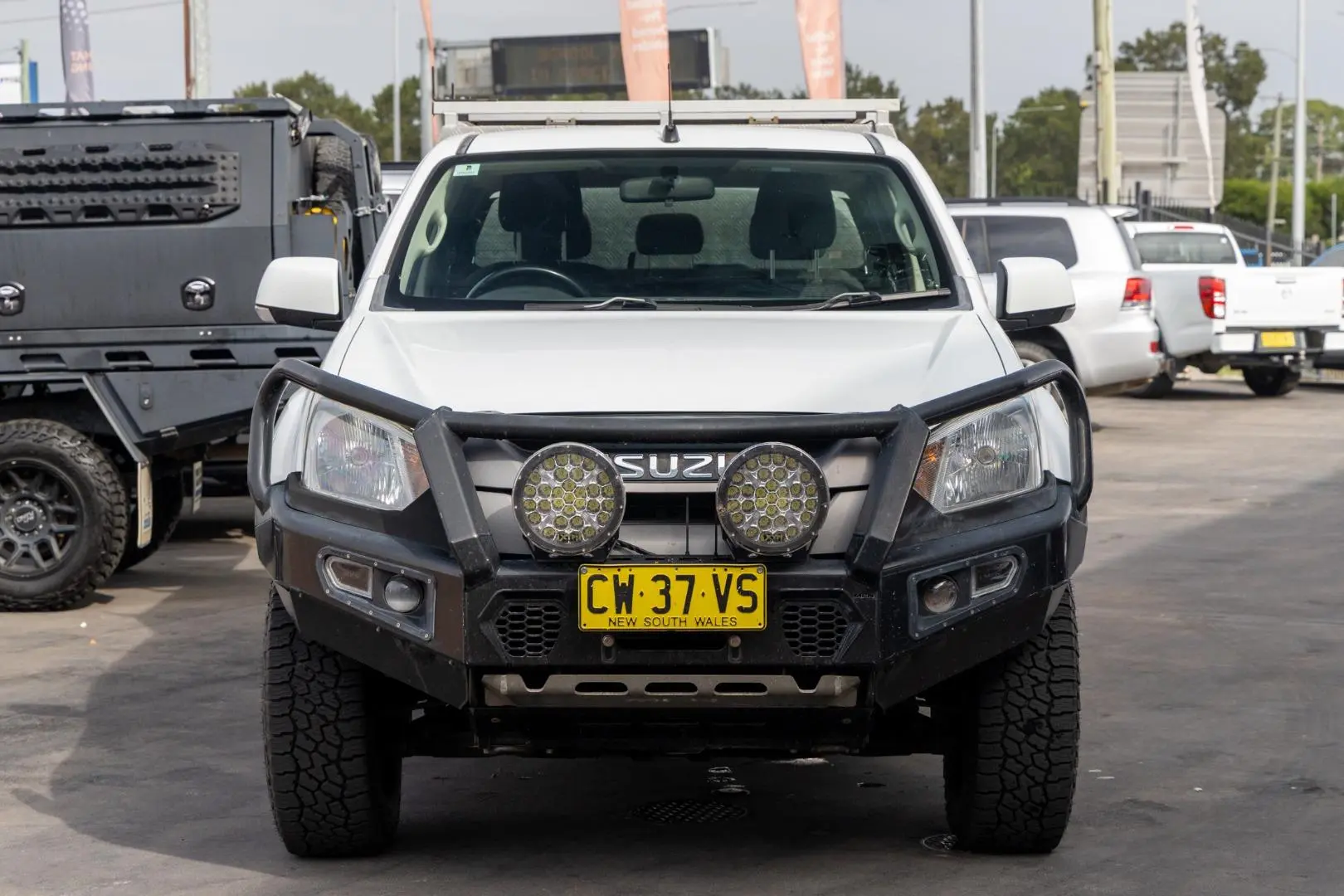 2018 Isuzu D-MAX Gallery Image 4