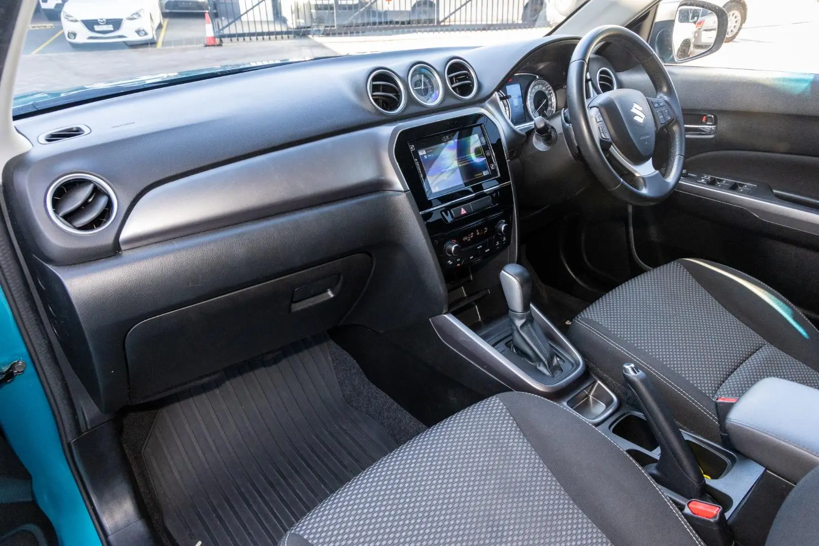 2021 Suzuki Vitara Gallery Image 8