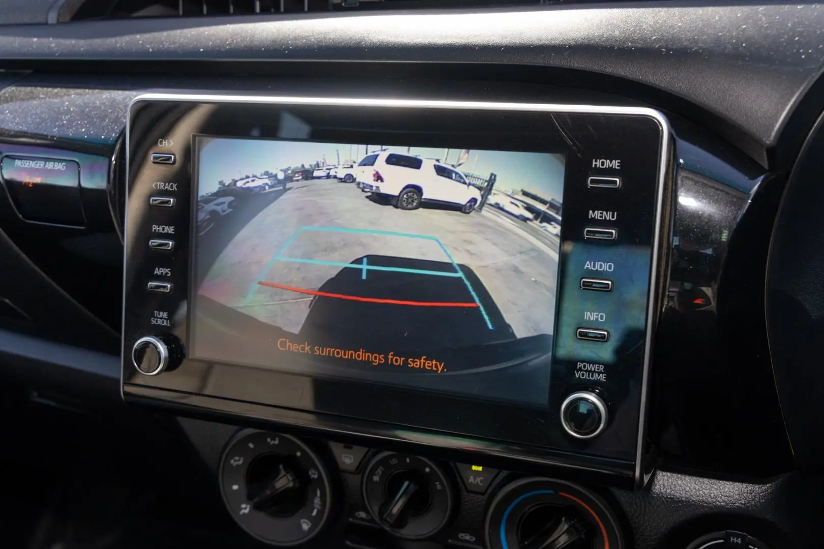 2022 Toyota Hilux Gallery Image 15