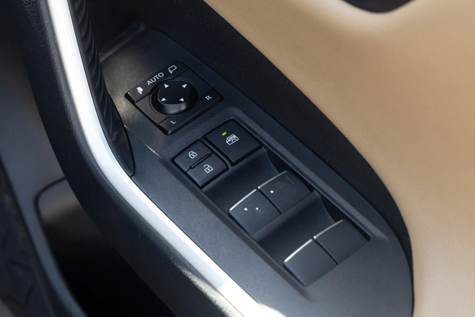 2021 Toyota RAV4 Gallery Image 18