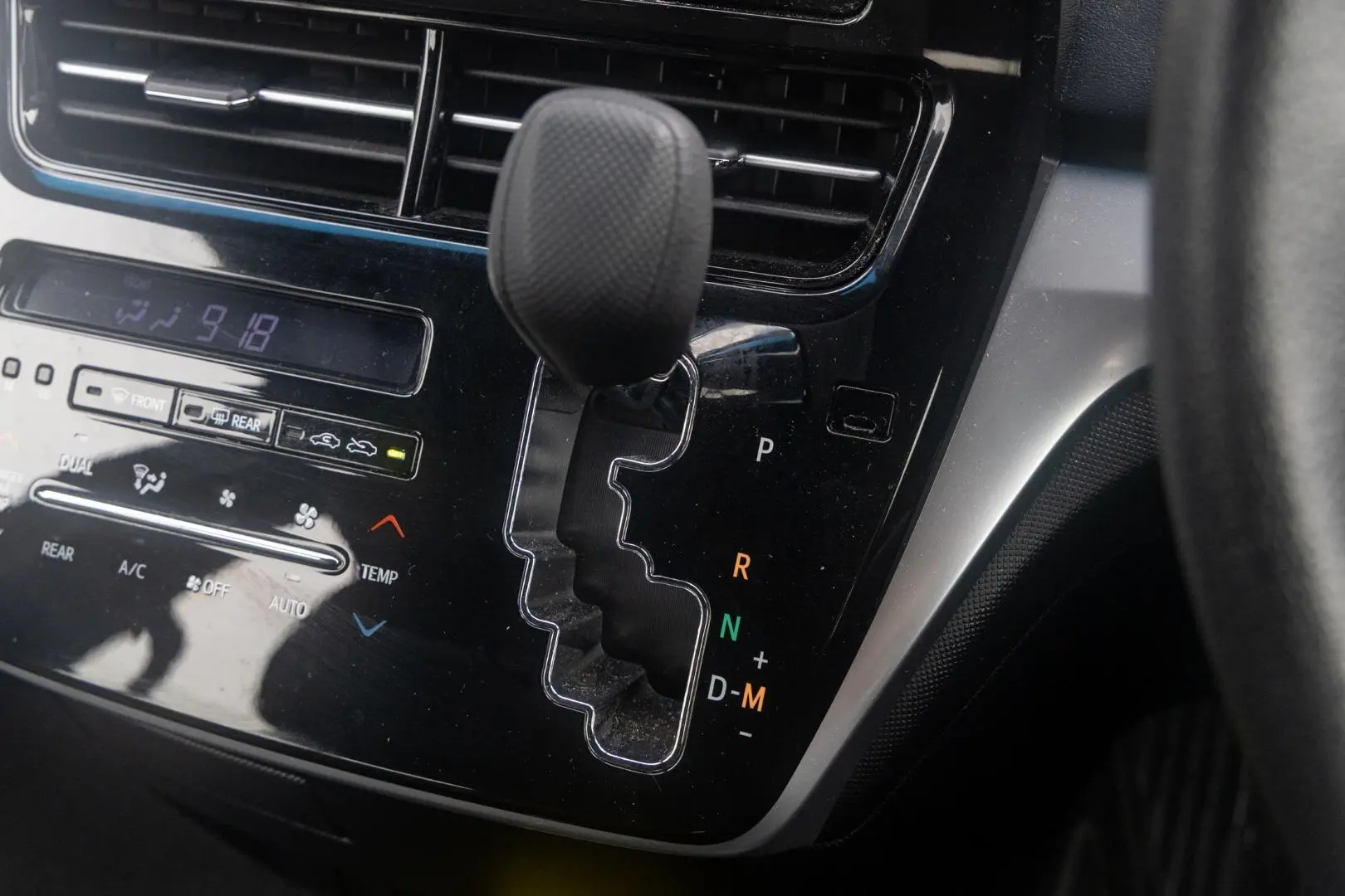 2018 Toyota Tarago Gallery Image 18