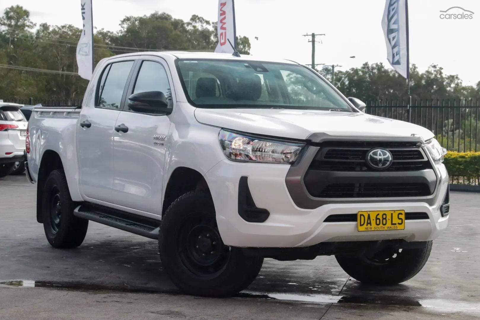 2020 Toyota Hilux Image 1