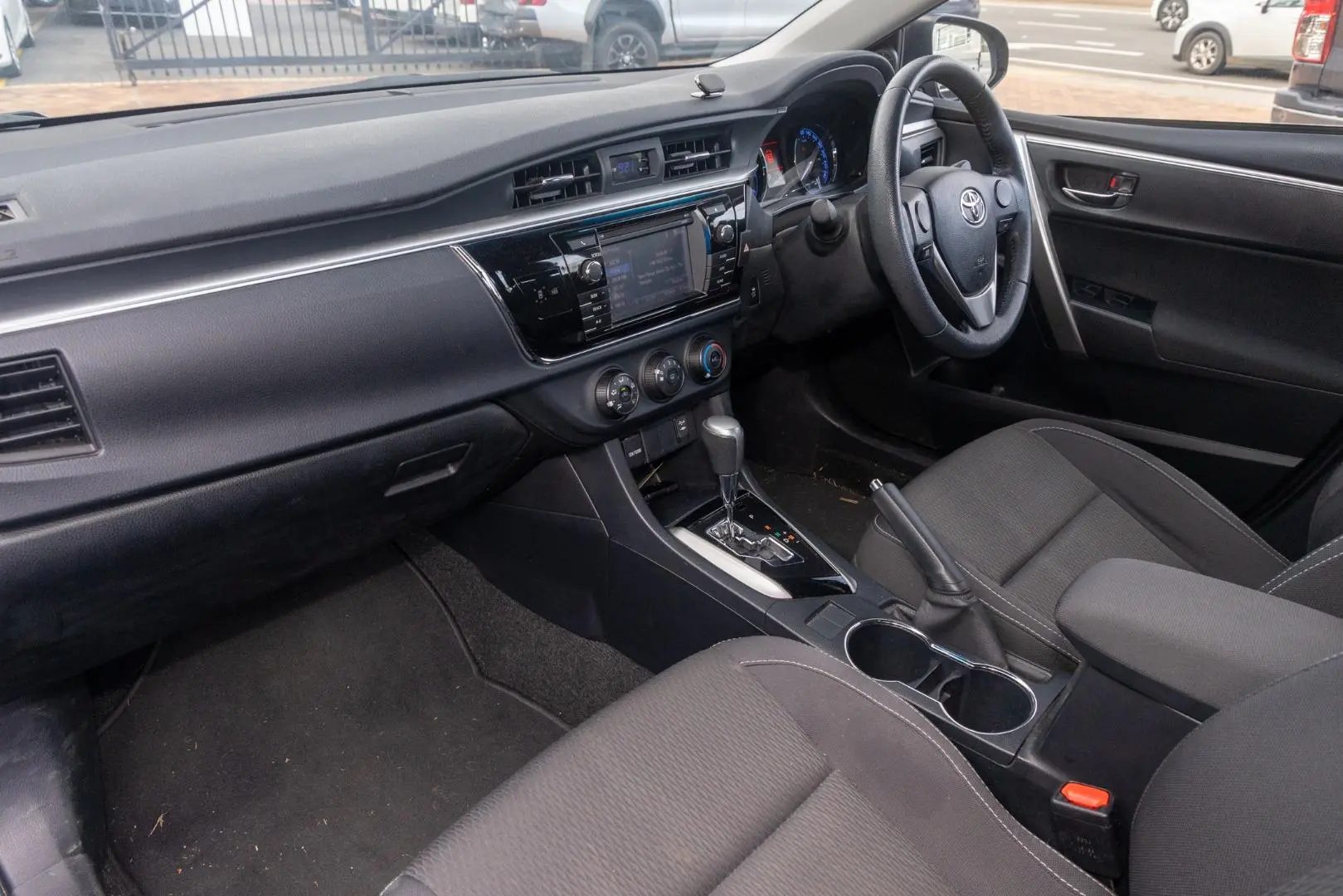 2015 Toyota Corolla Gallery Image 8