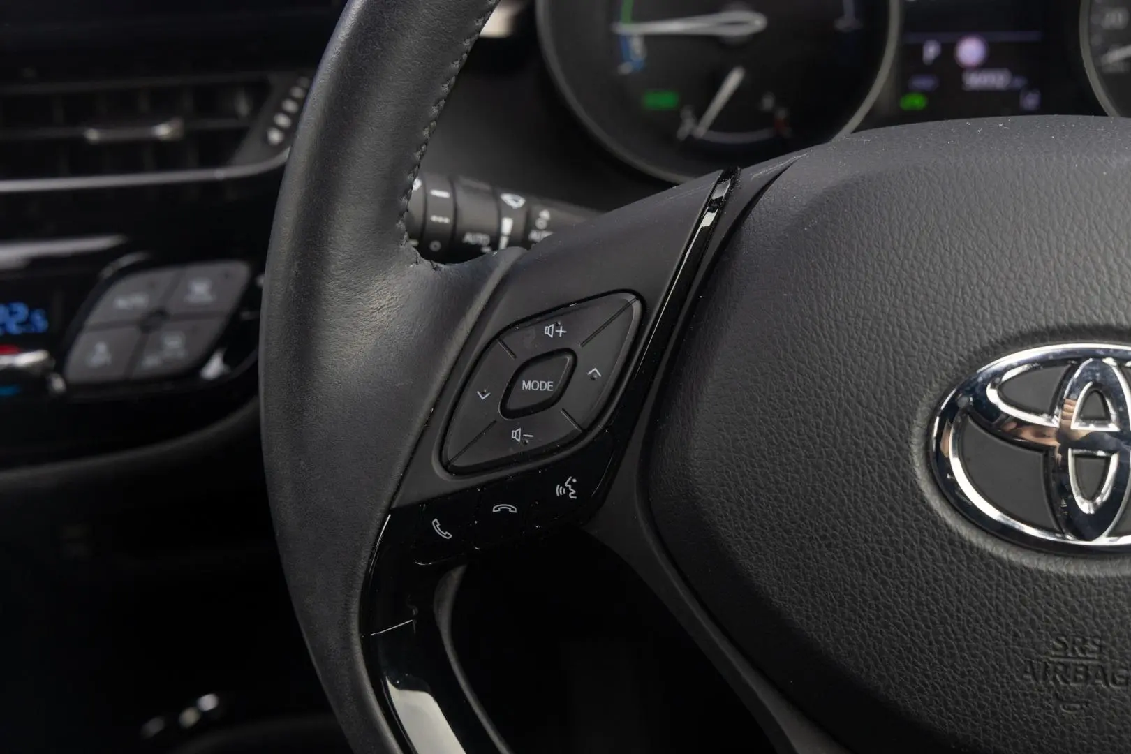 2021 Toyota C-HR Gallery Image 11