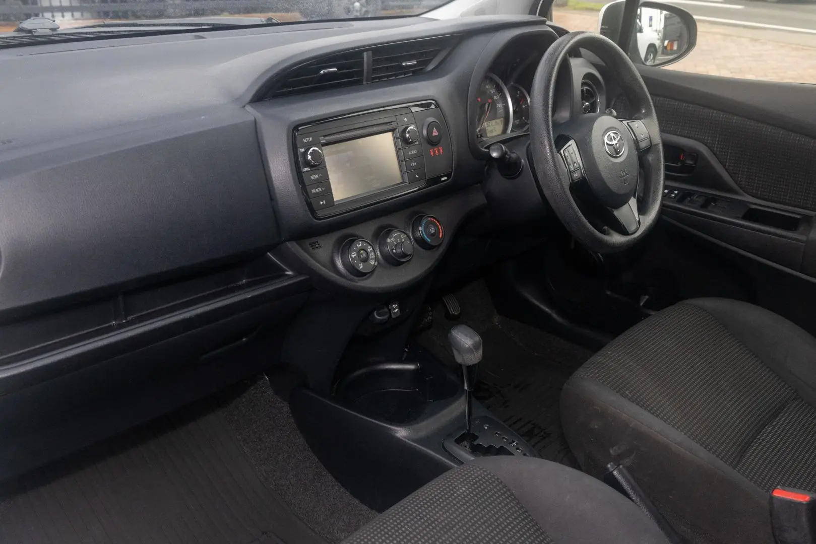2019 Toyota Yaris Gallery Image 8