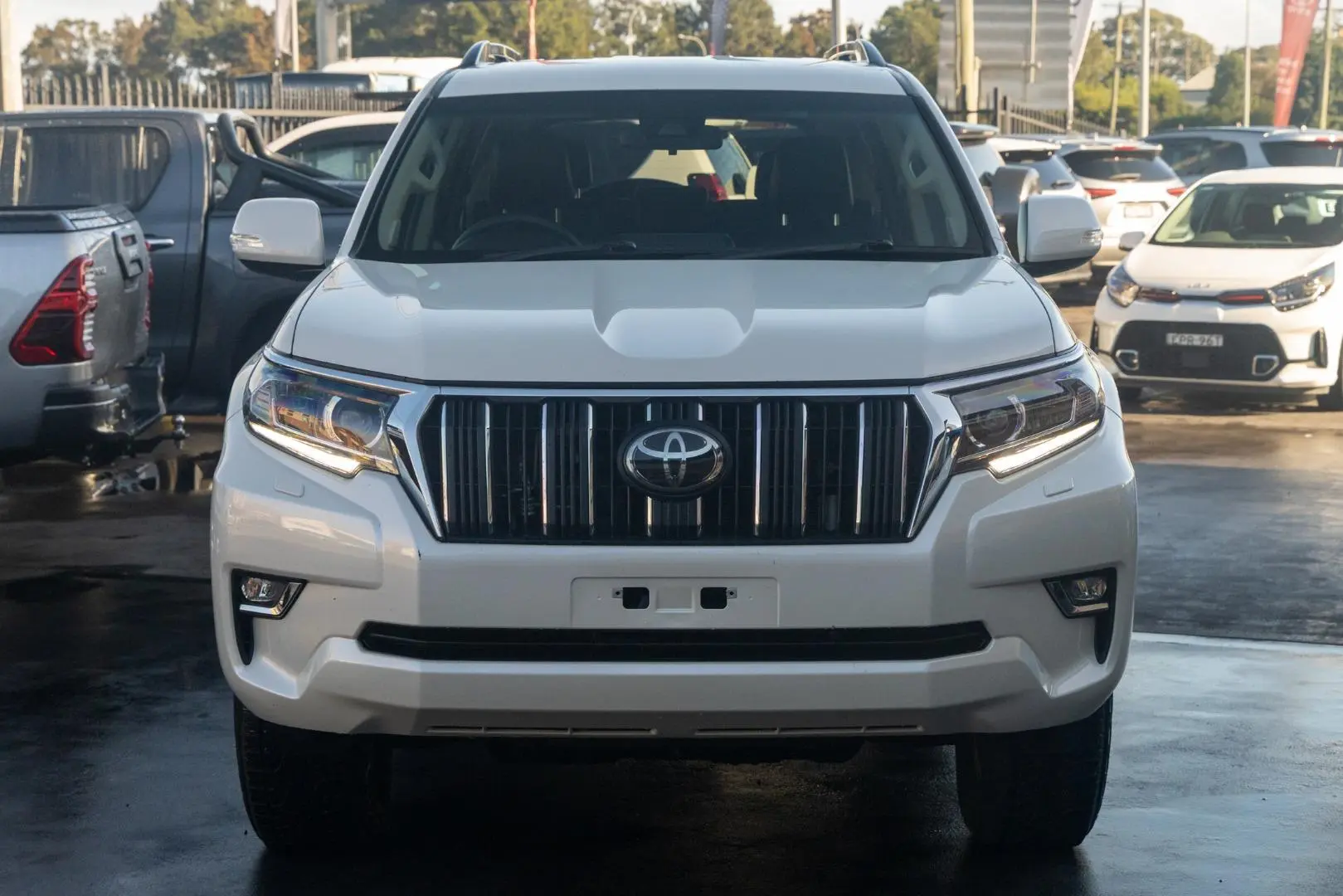 2018 Toyota Landcruiser Prado Gallery Image 4