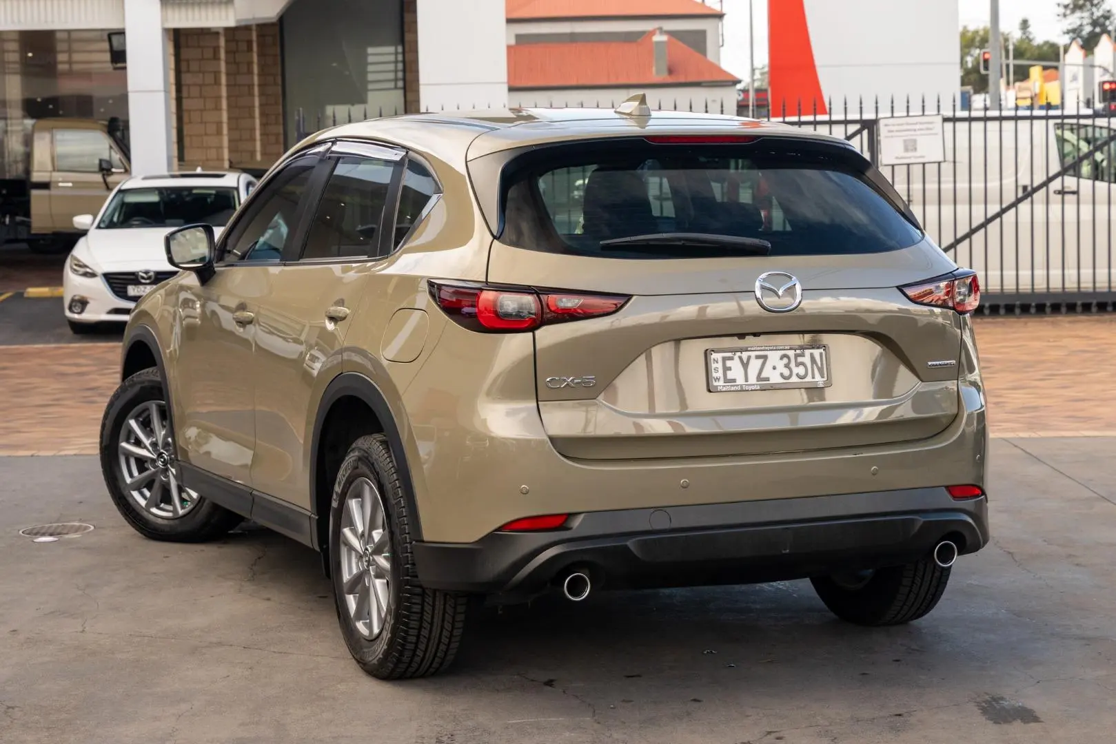 2022 Mazda CX-5 Gallery Image 2