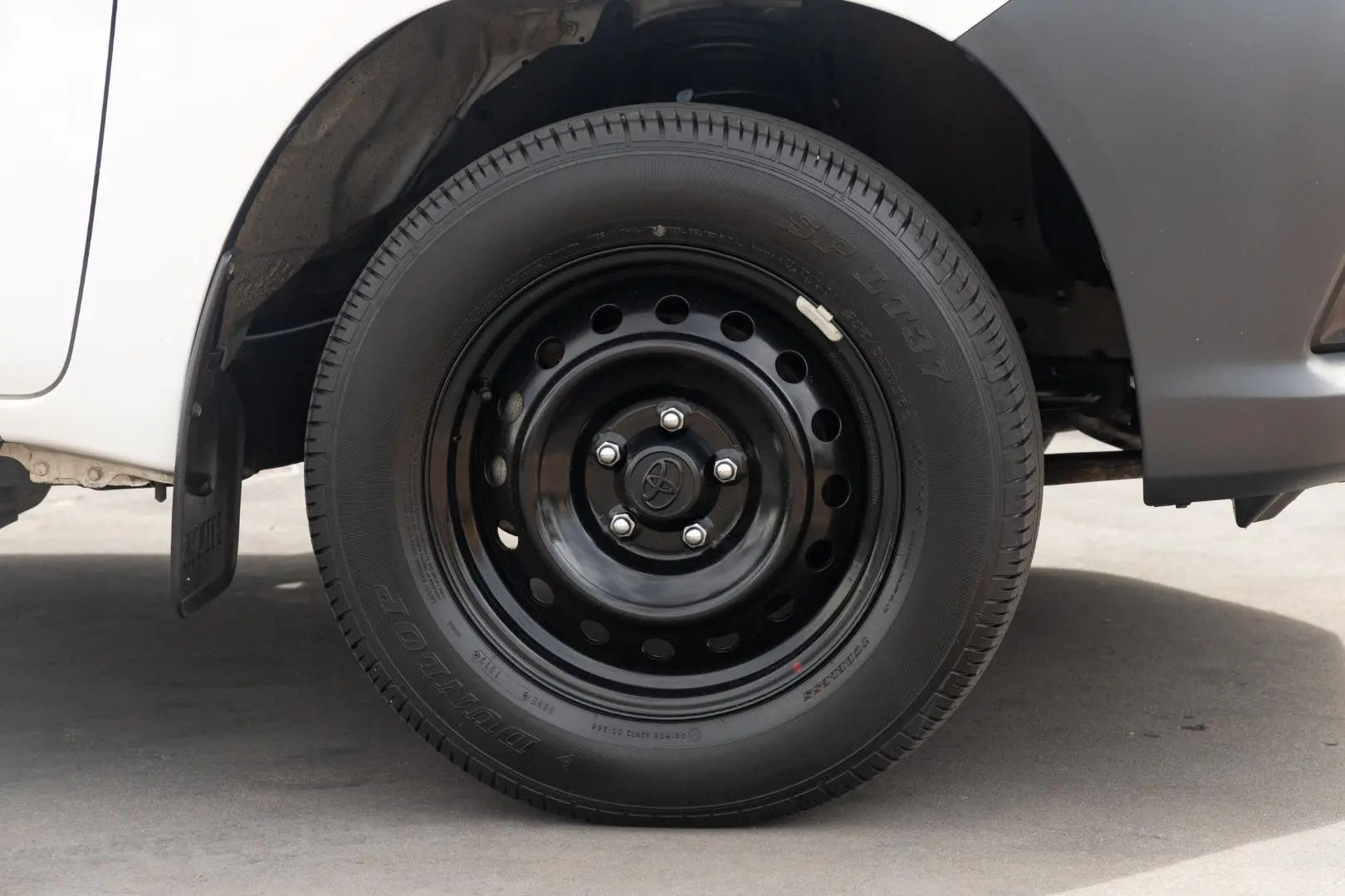 2019 Toyota Hilux Gallery Image 23