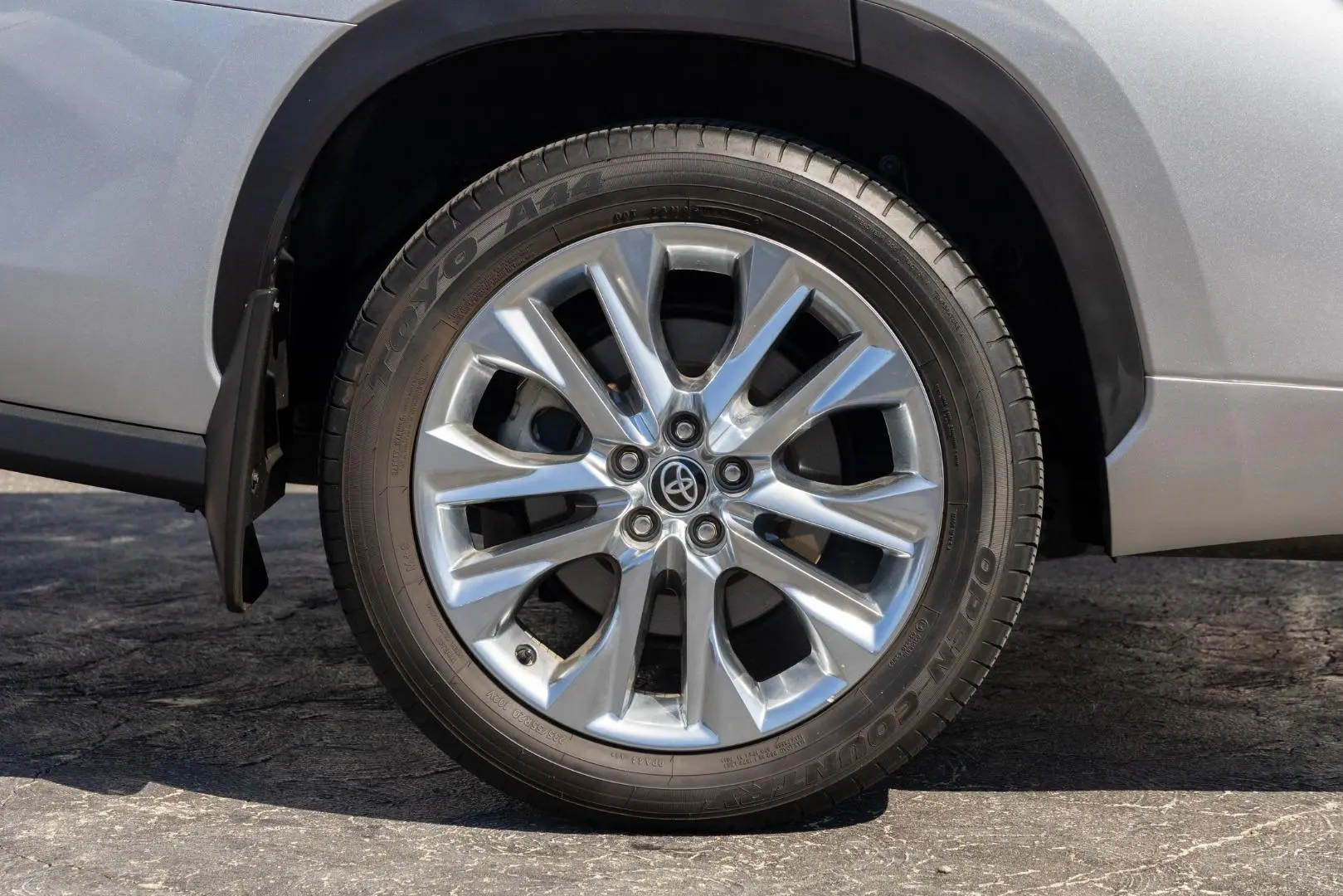 2023 Toyota Kluger Gallery Image 22