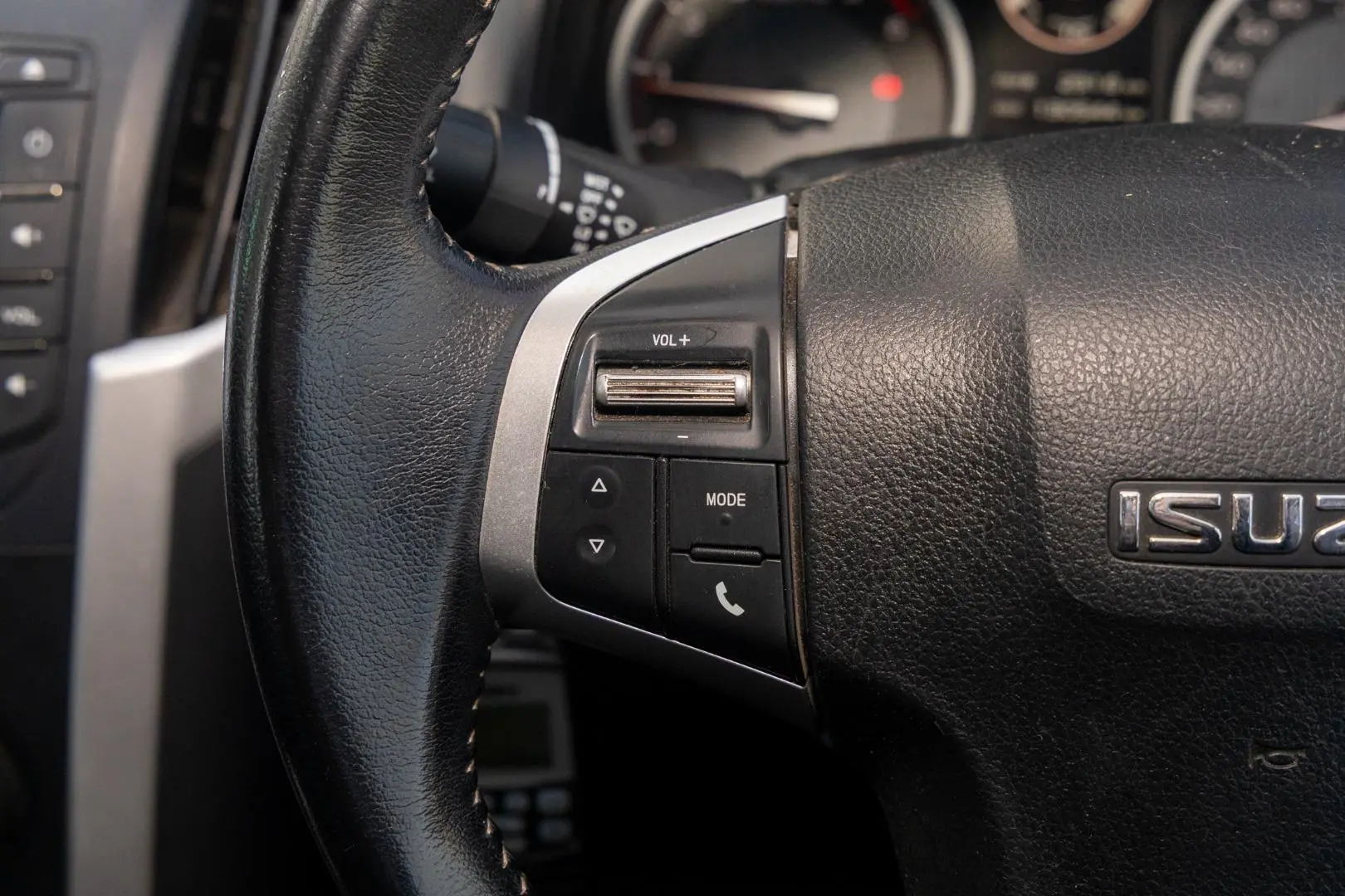 2019 Isuzu D-MAX Gallery Image 11