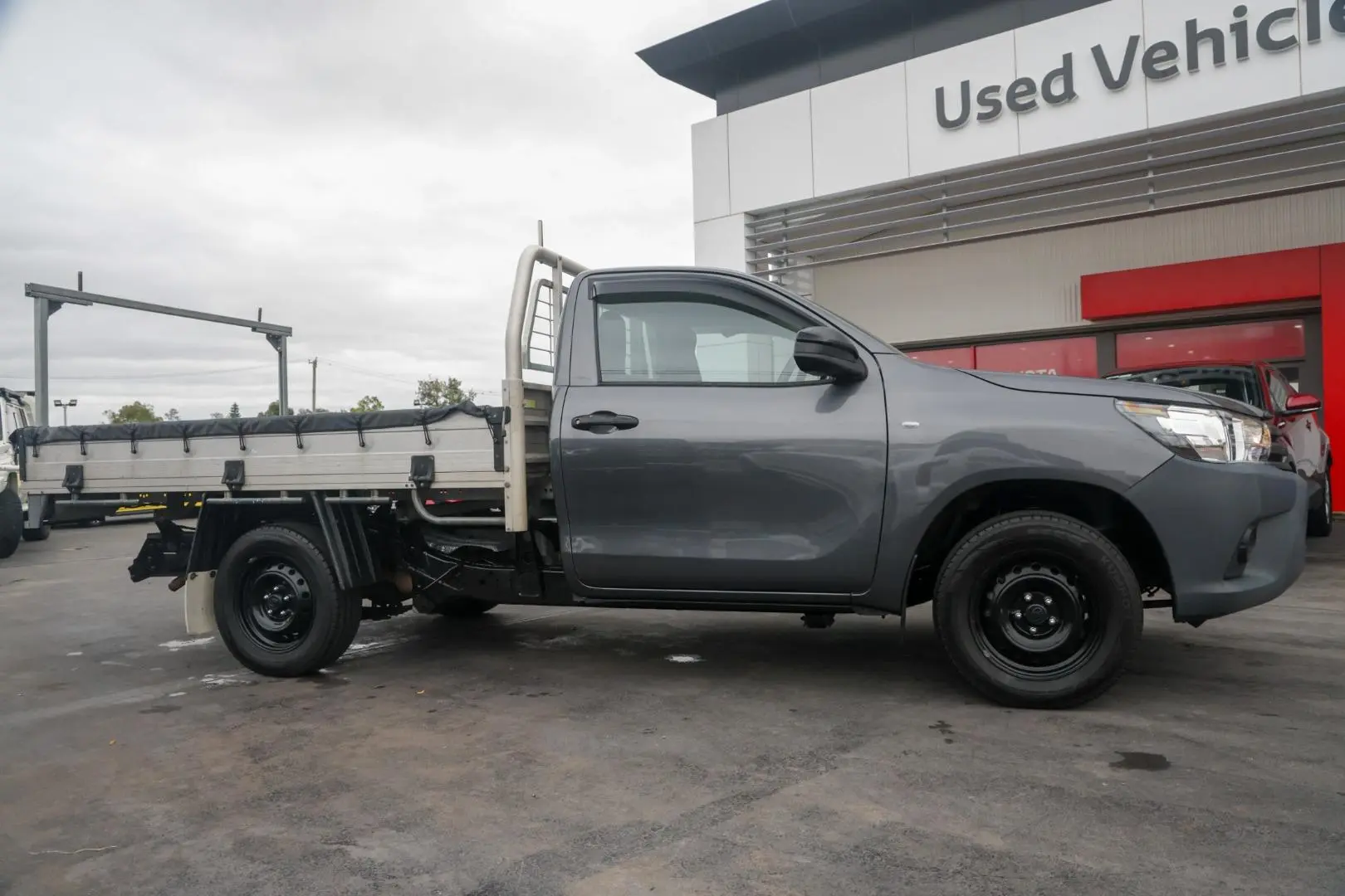 2019 Toyota Hilux Gallery Image 3