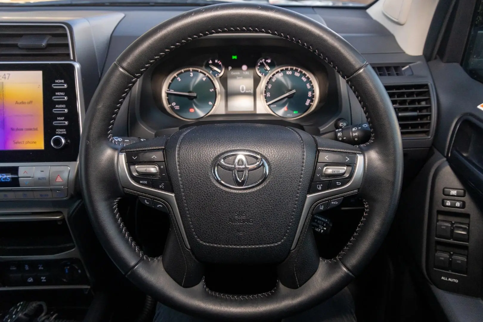 2023 Toyota Landcruiser Prado Gallery Image 10