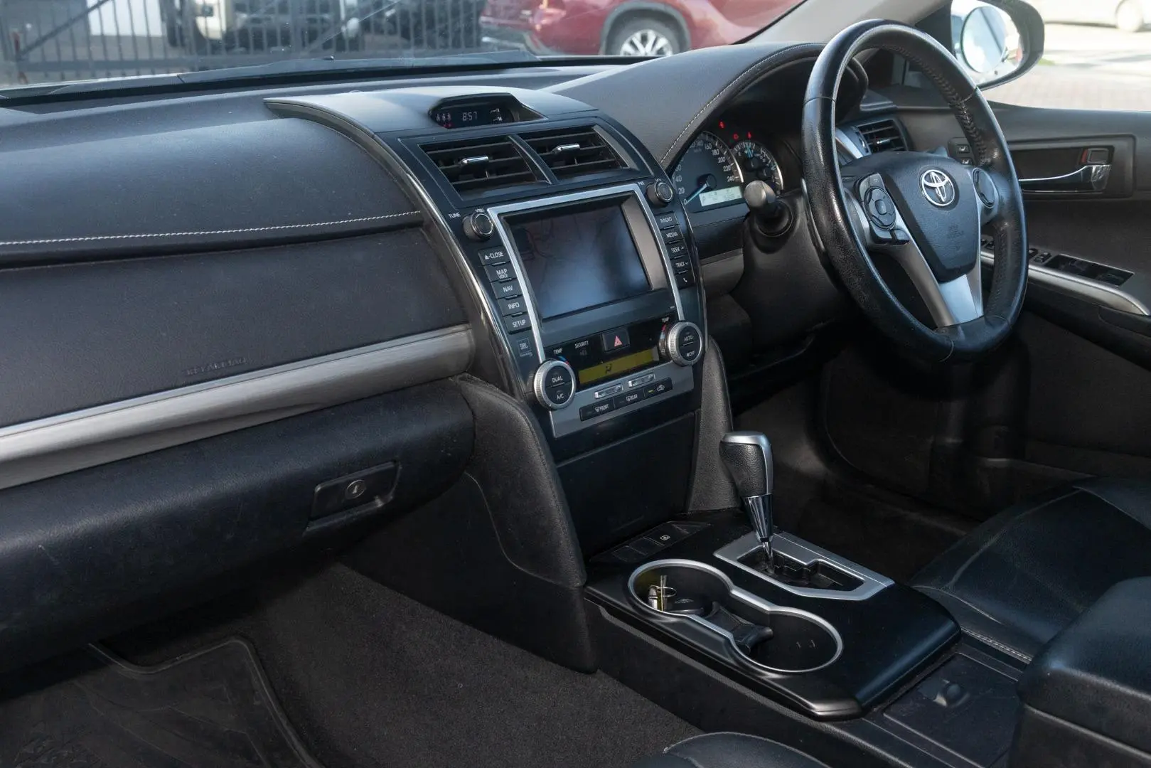 2014 Toyota Camry Gallery Image 8