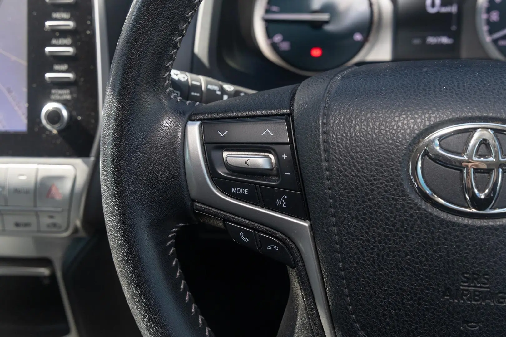 2021 Toyota Landcruiser Prado Gallery Image 11