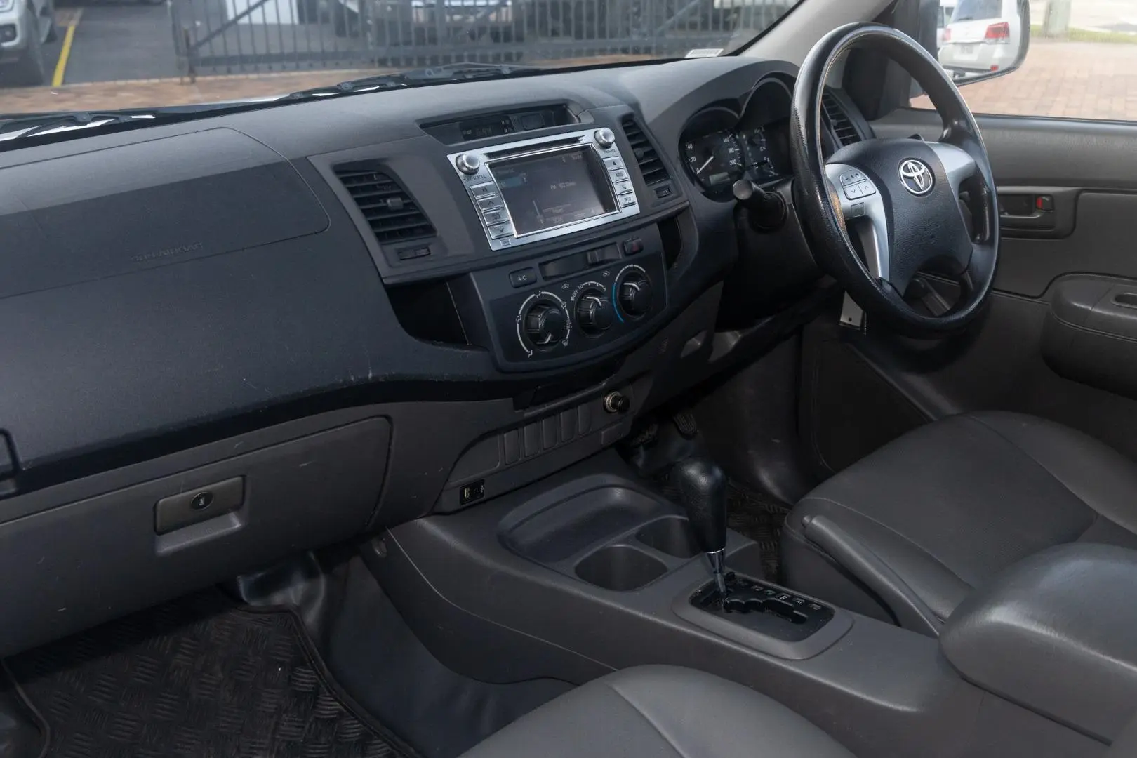 2019 Toyota Hilux Gallery Image 8